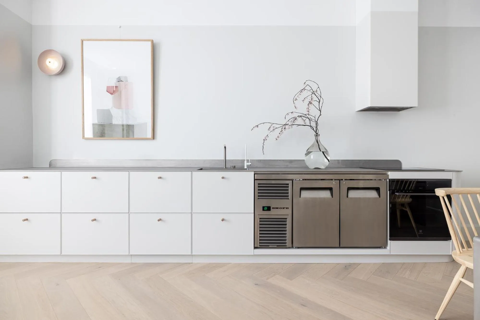 Kitchen or kitchenette in Mantra One Sandy Bay Road