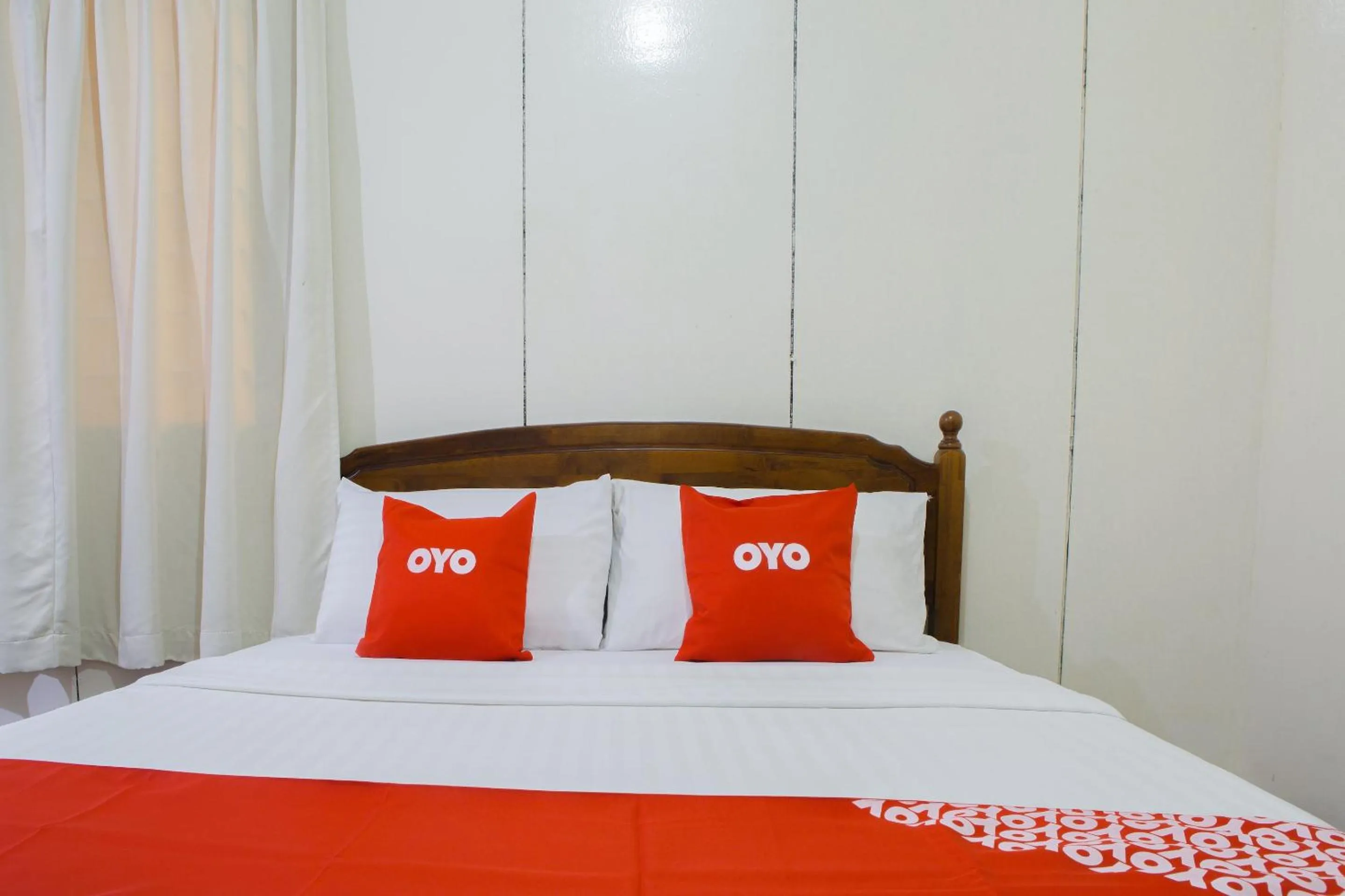 Bedroom, Bed in Hotel O The 7 Lodge Tambunan