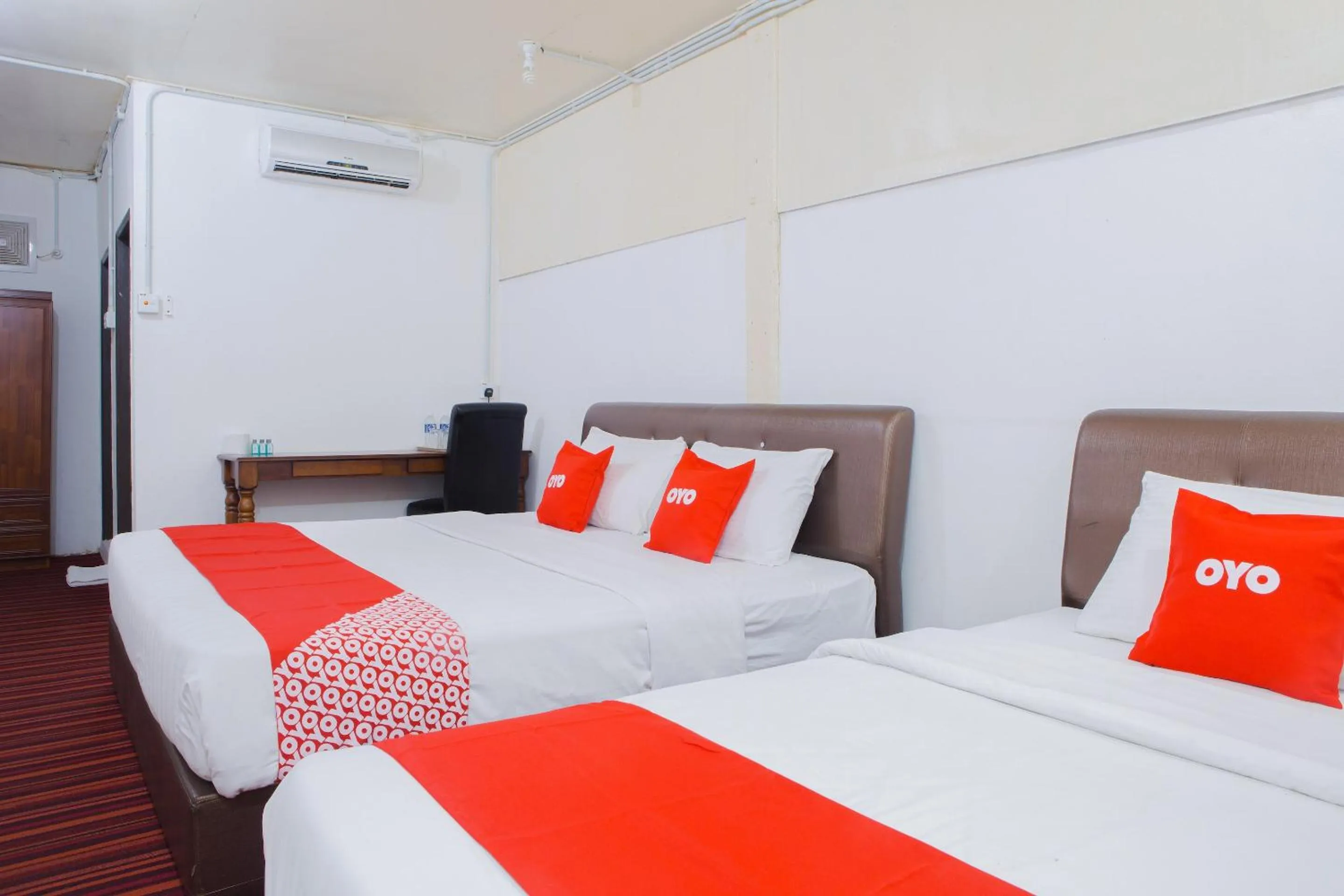 Bedroom, Bed in Hotel O The 7 Lodge Tambunan