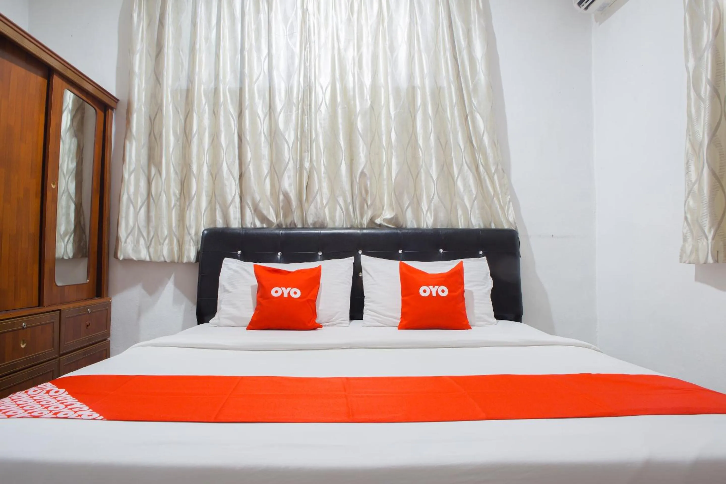 Bedroom, Bed in Hotel O The 7 Lodge Tambunan