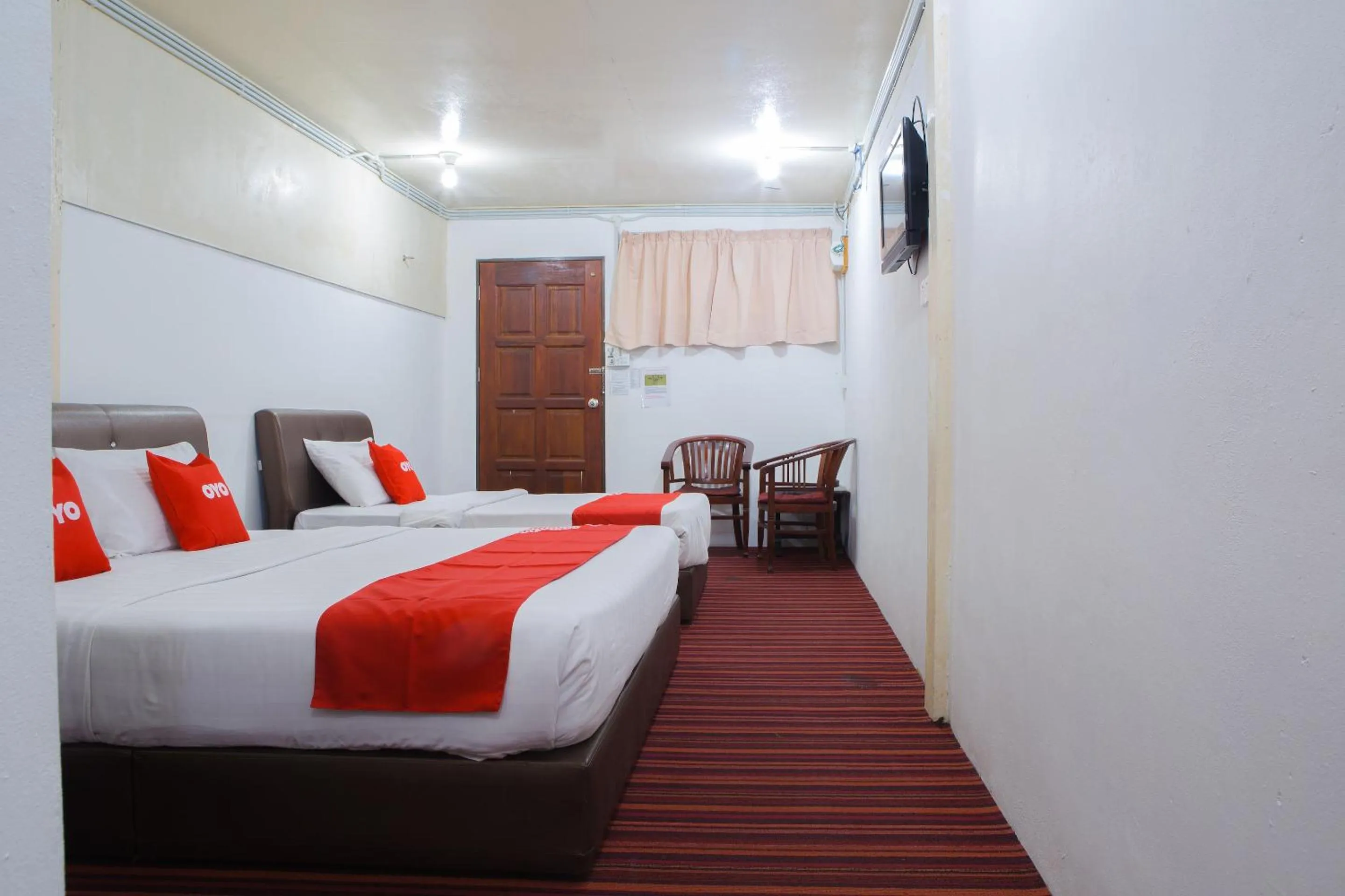 Bedroom, Bed in Hotel O The 7 Lodge Tambunan