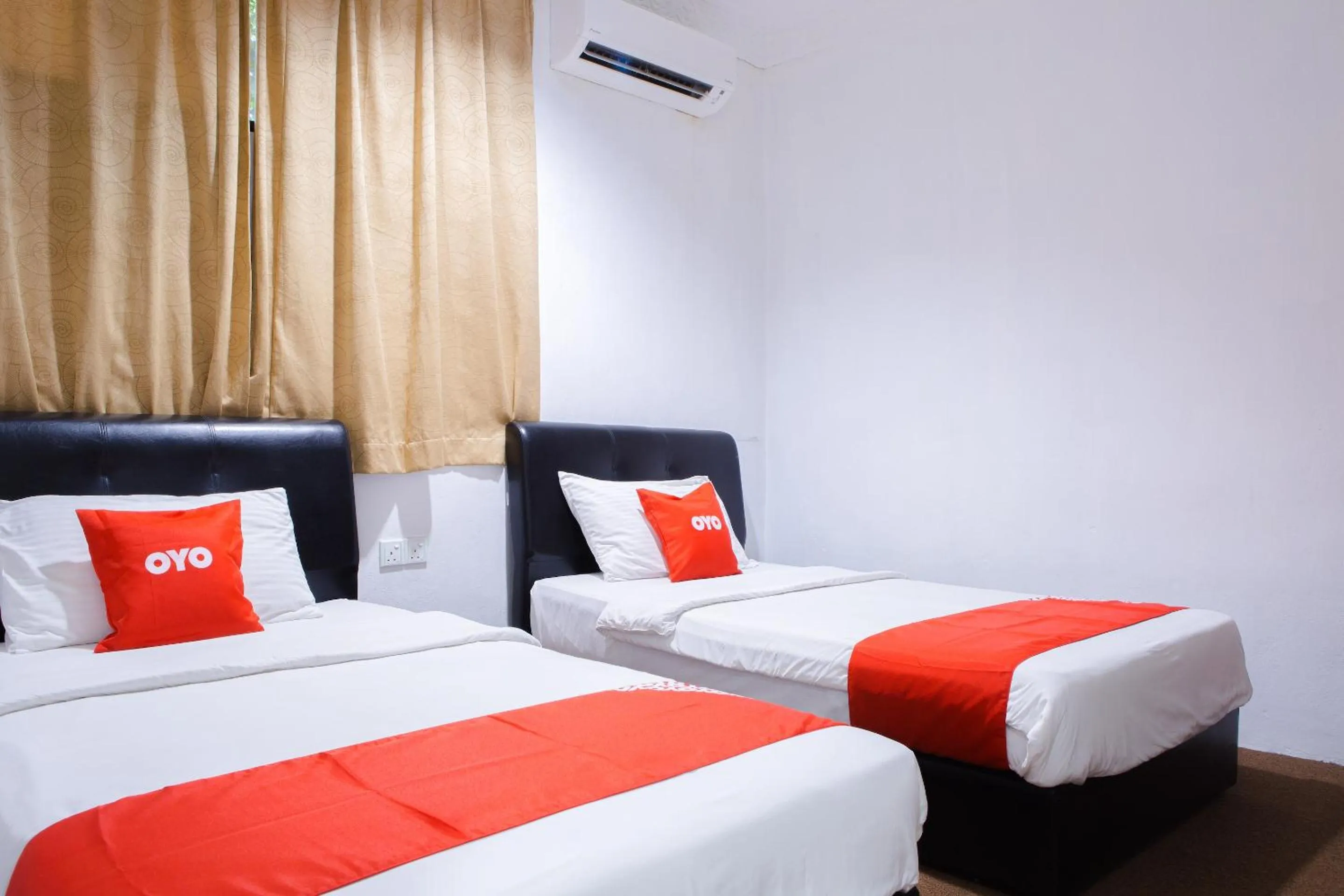 Bedroom, Bed in Hotel O The 7 Lodge Tambunan