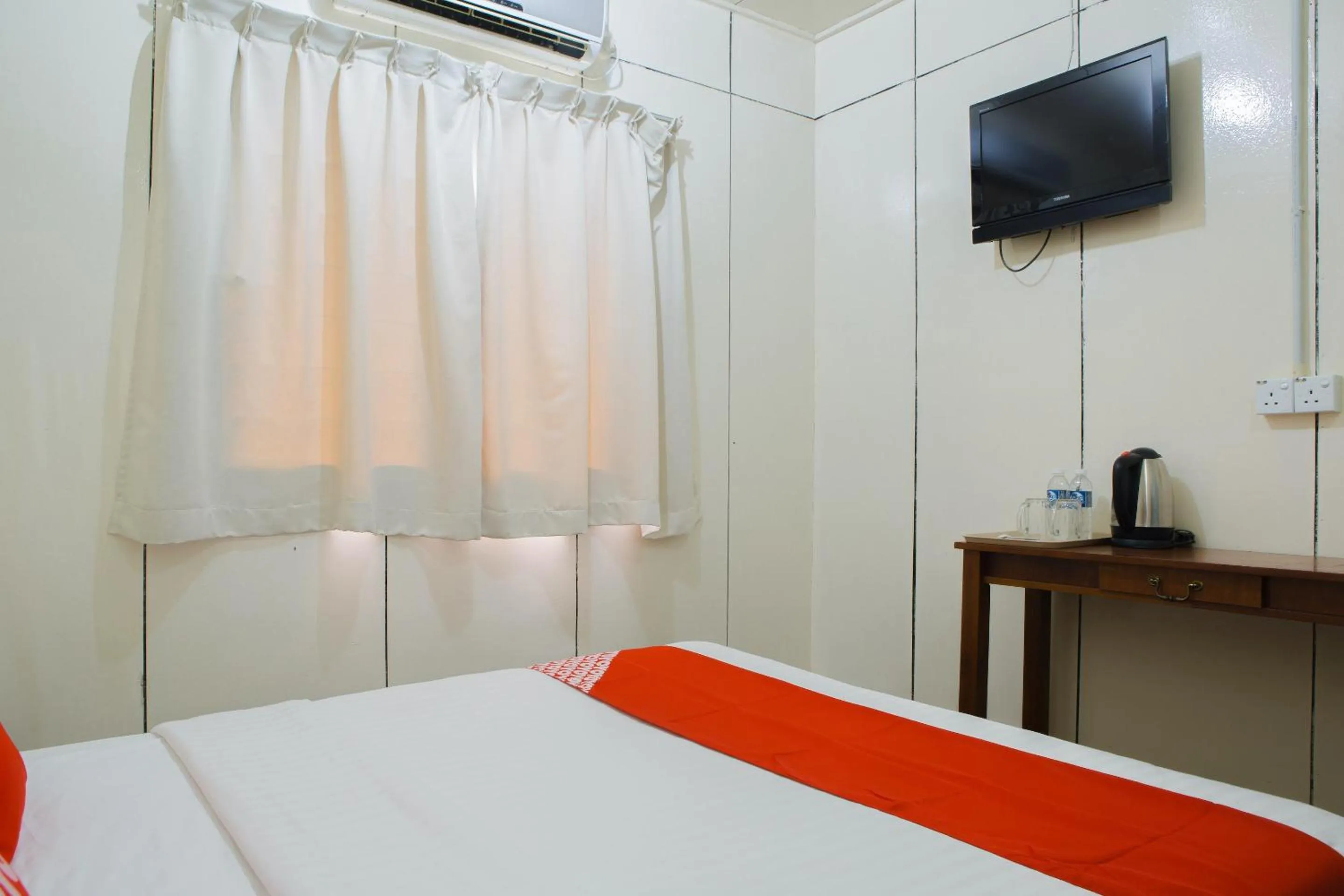 Bedroom, Bed in Hotel O The 7 Lodge Tambunan