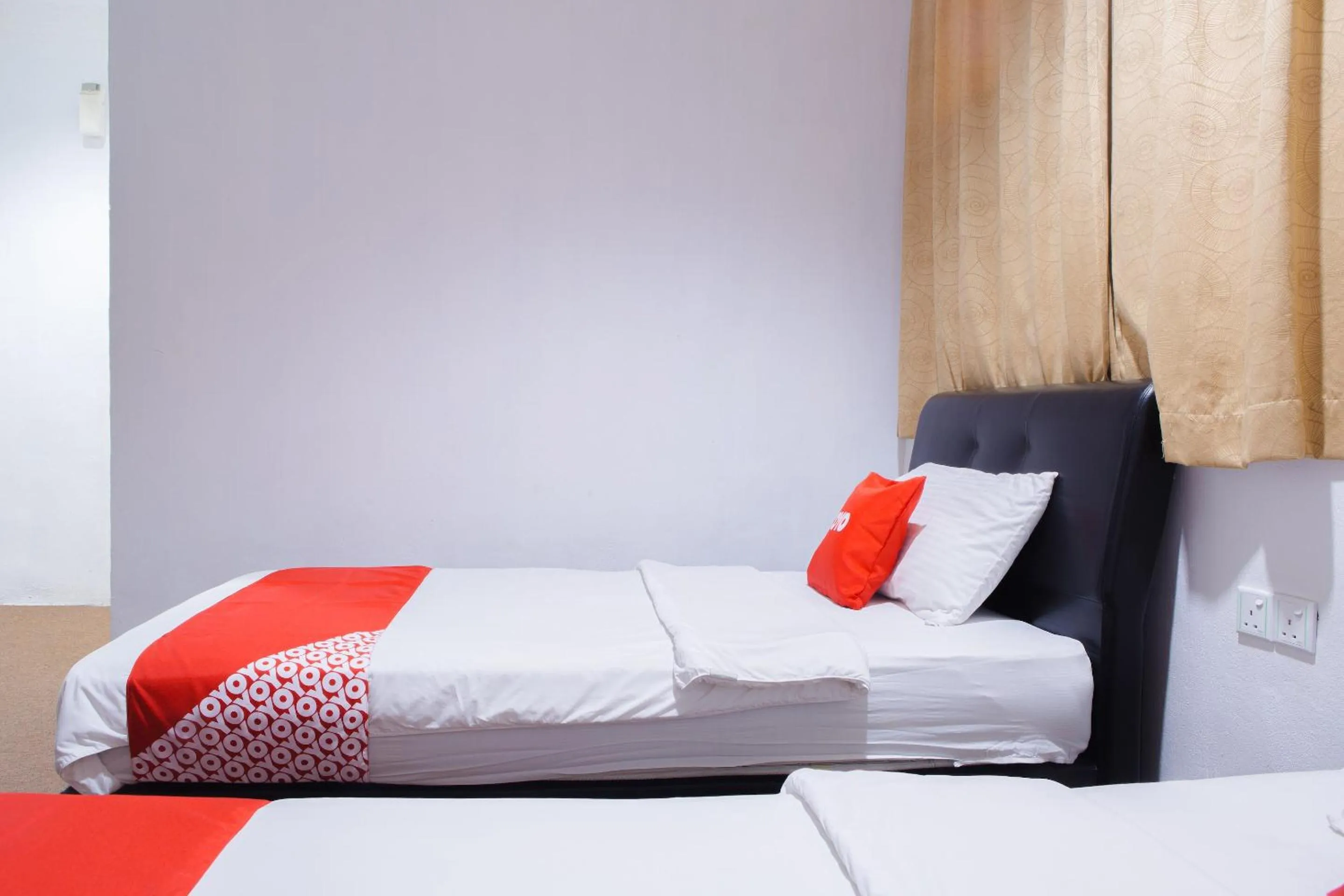 Bedroom, Bed in Hotel O The 7 Lodge Tambunan