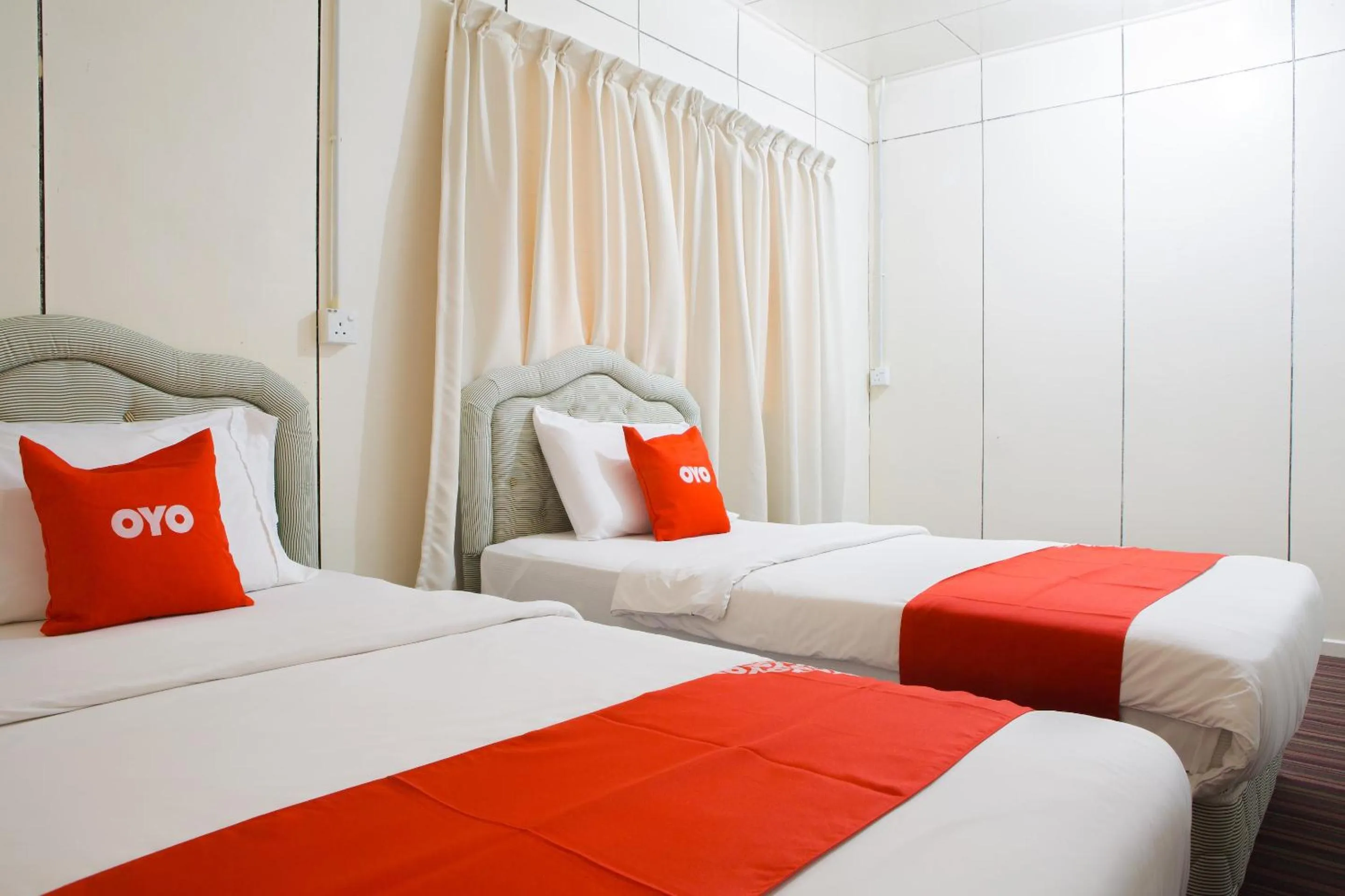 Bedroom, Bed in Hotel O The 7 Lodge Tambunan