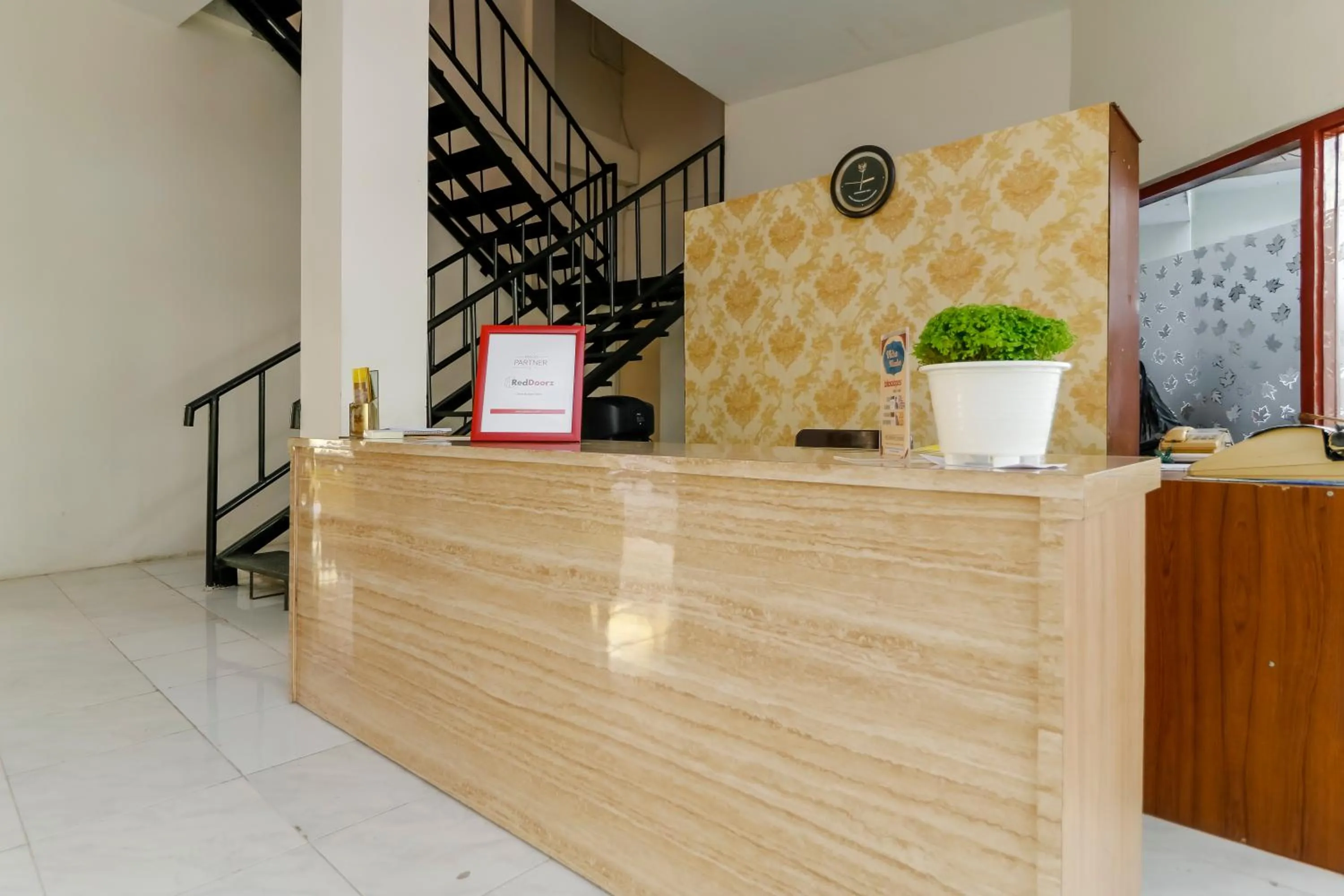 Lobby or reception in RedDoorz Plus @ Slamet Riyadi