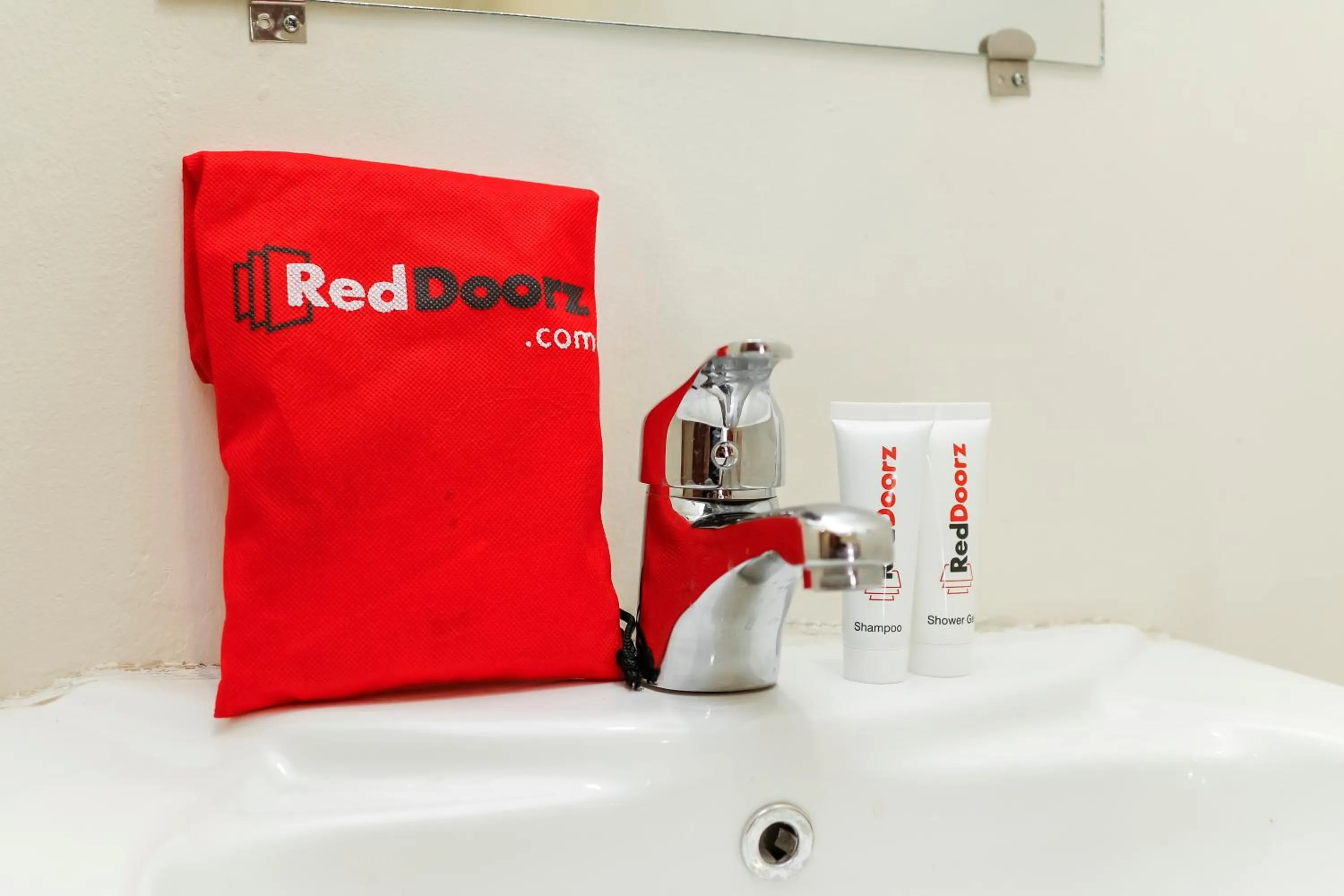 Bathroom in RedDoorz Plus @ Slamet Riyadi