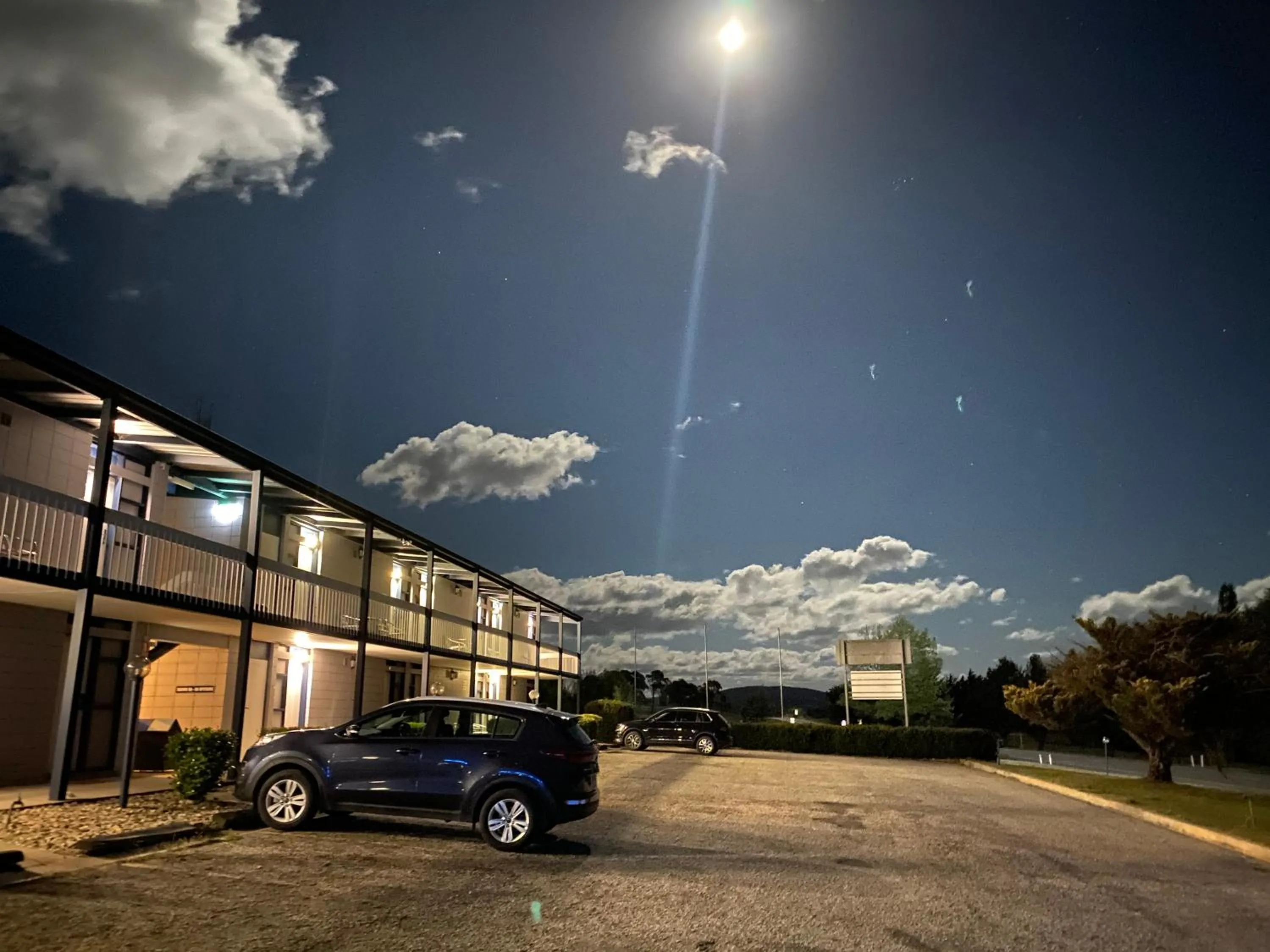 Property building in Snow Season Motor Inn