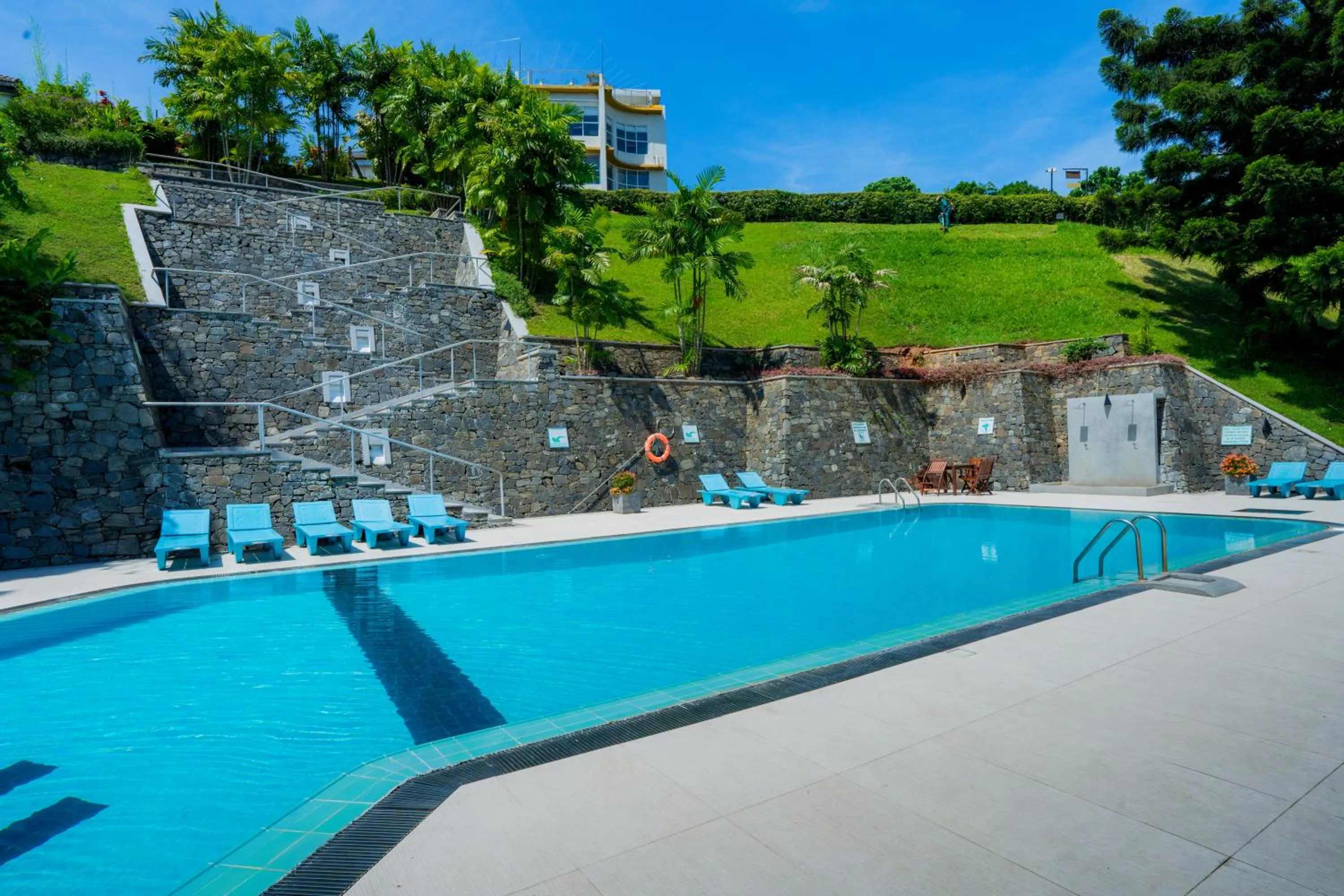 Pool view in Hotel Topaz