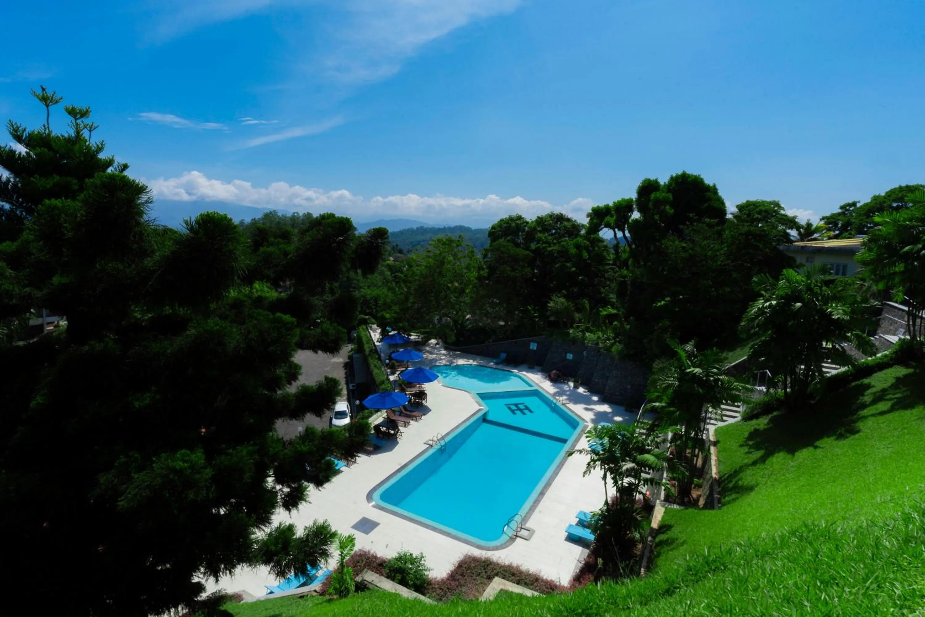 Swimming pool in Hotel Topaz