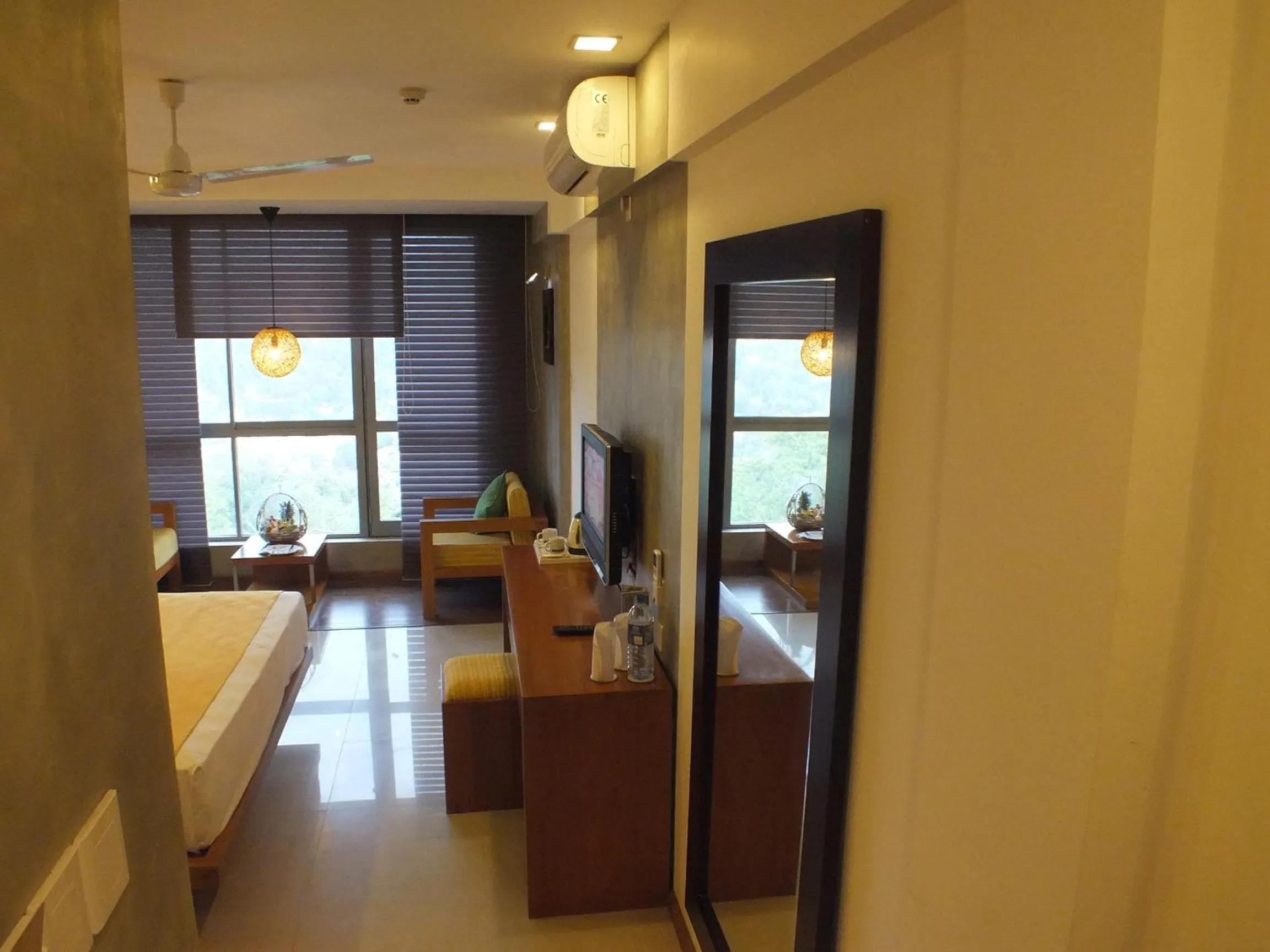 Photo of the whole room in Hotel Topaz