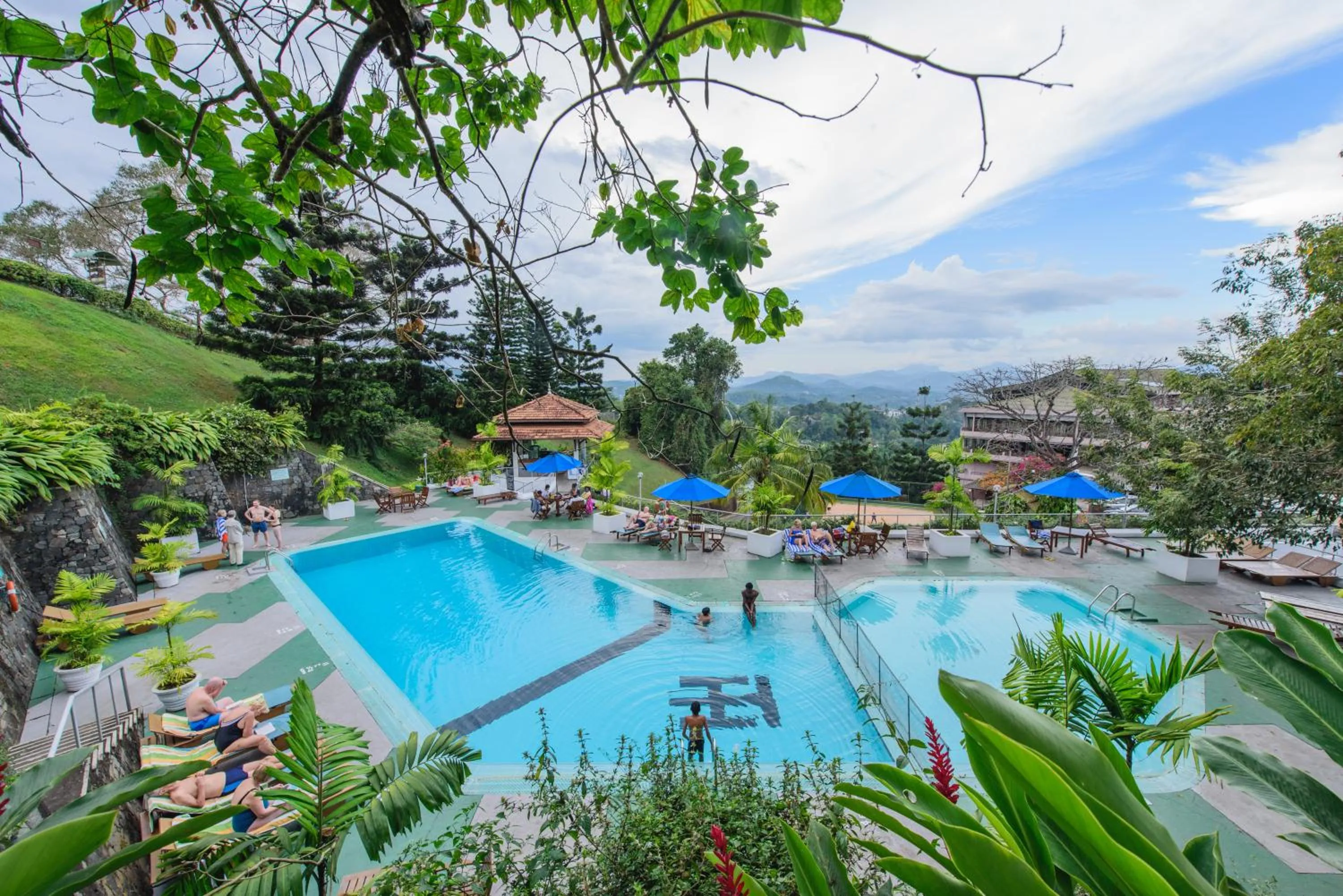 Swimming pool in Hotel Topaz