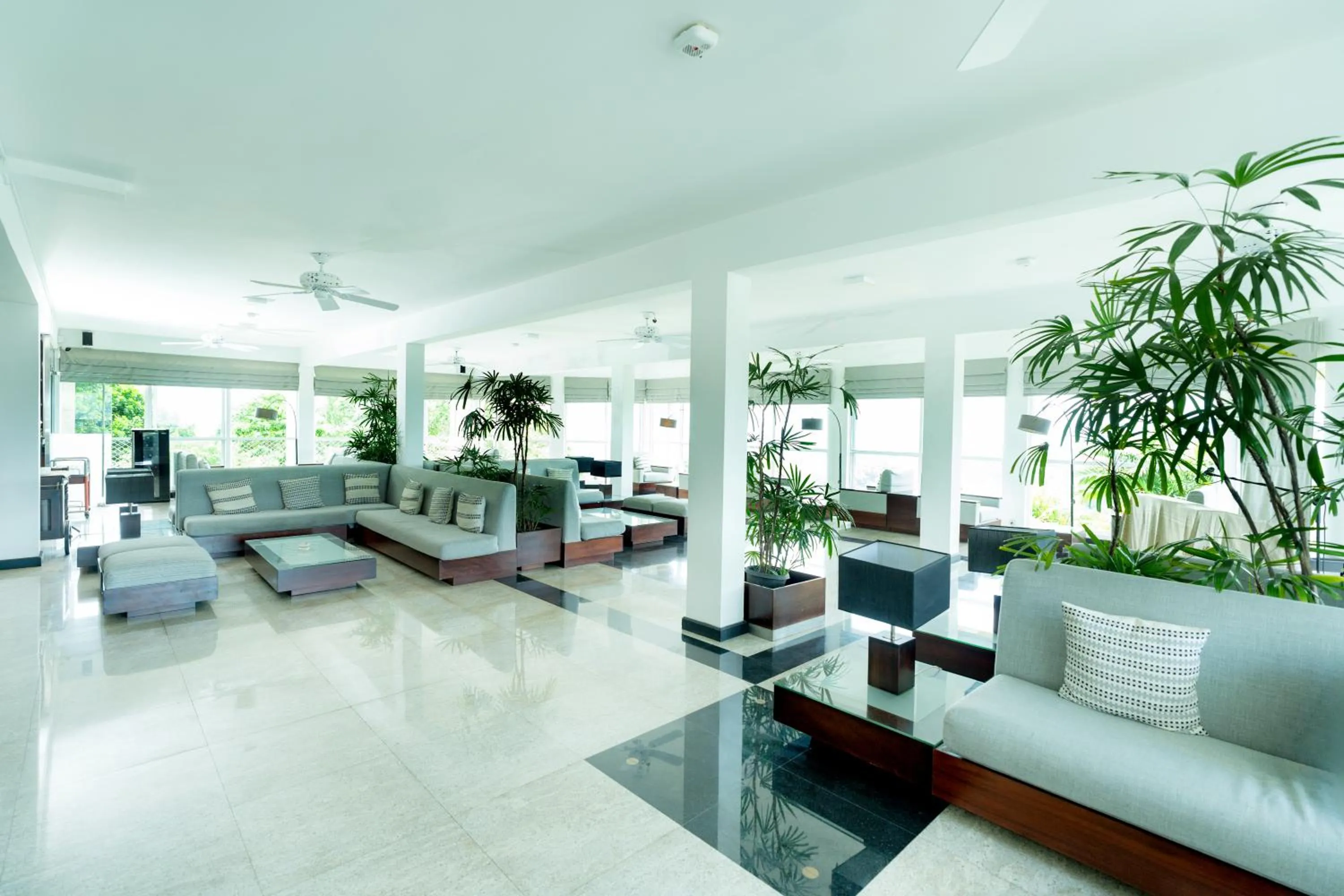 Seating area in Hotel Topaz