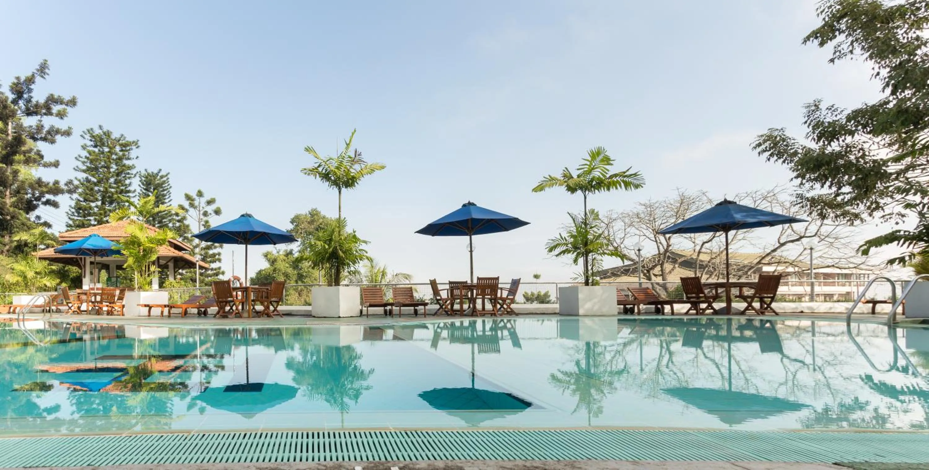 Swimming pool in Hotel Topaz