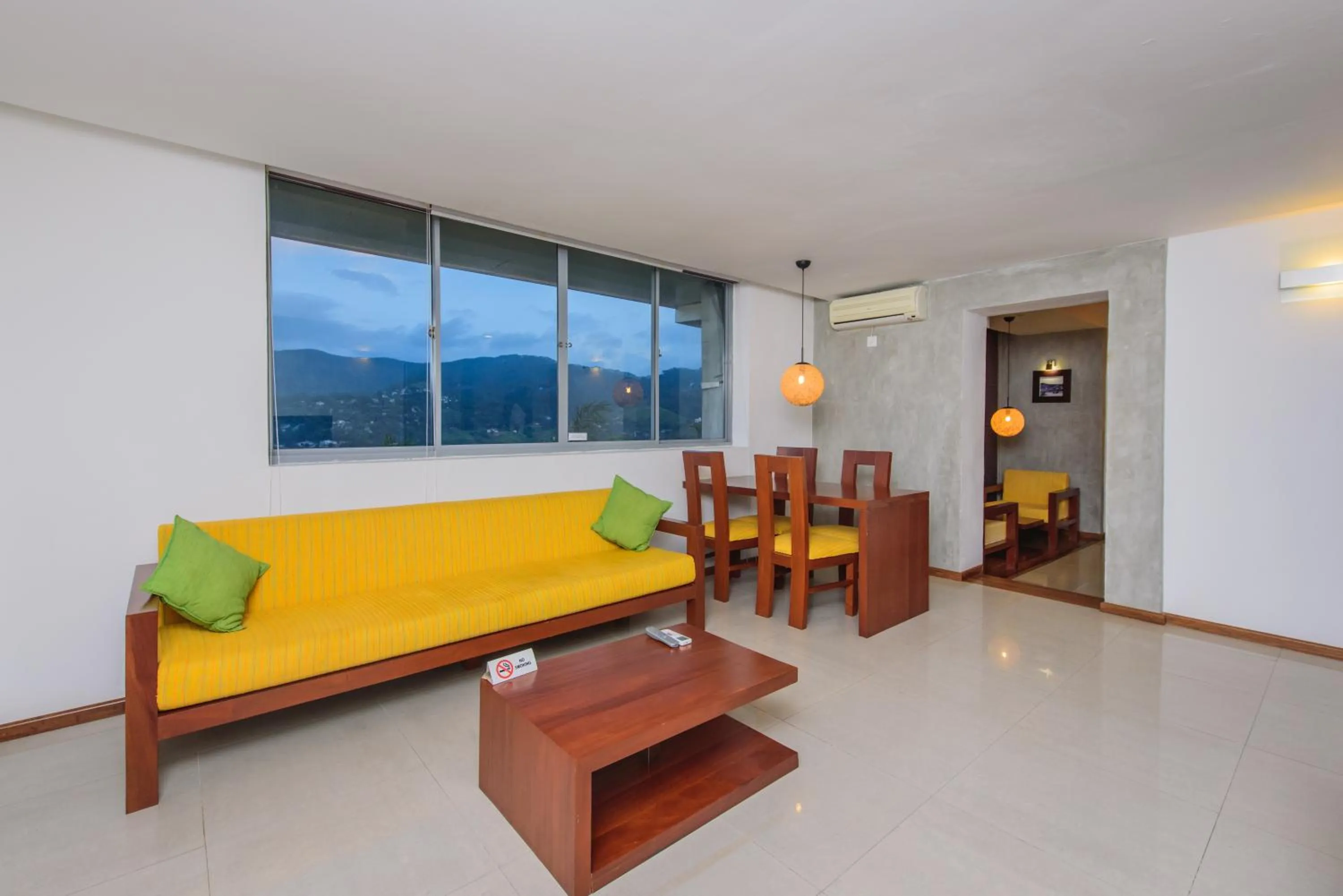 Bedroom, Bed in Hotel Topaz