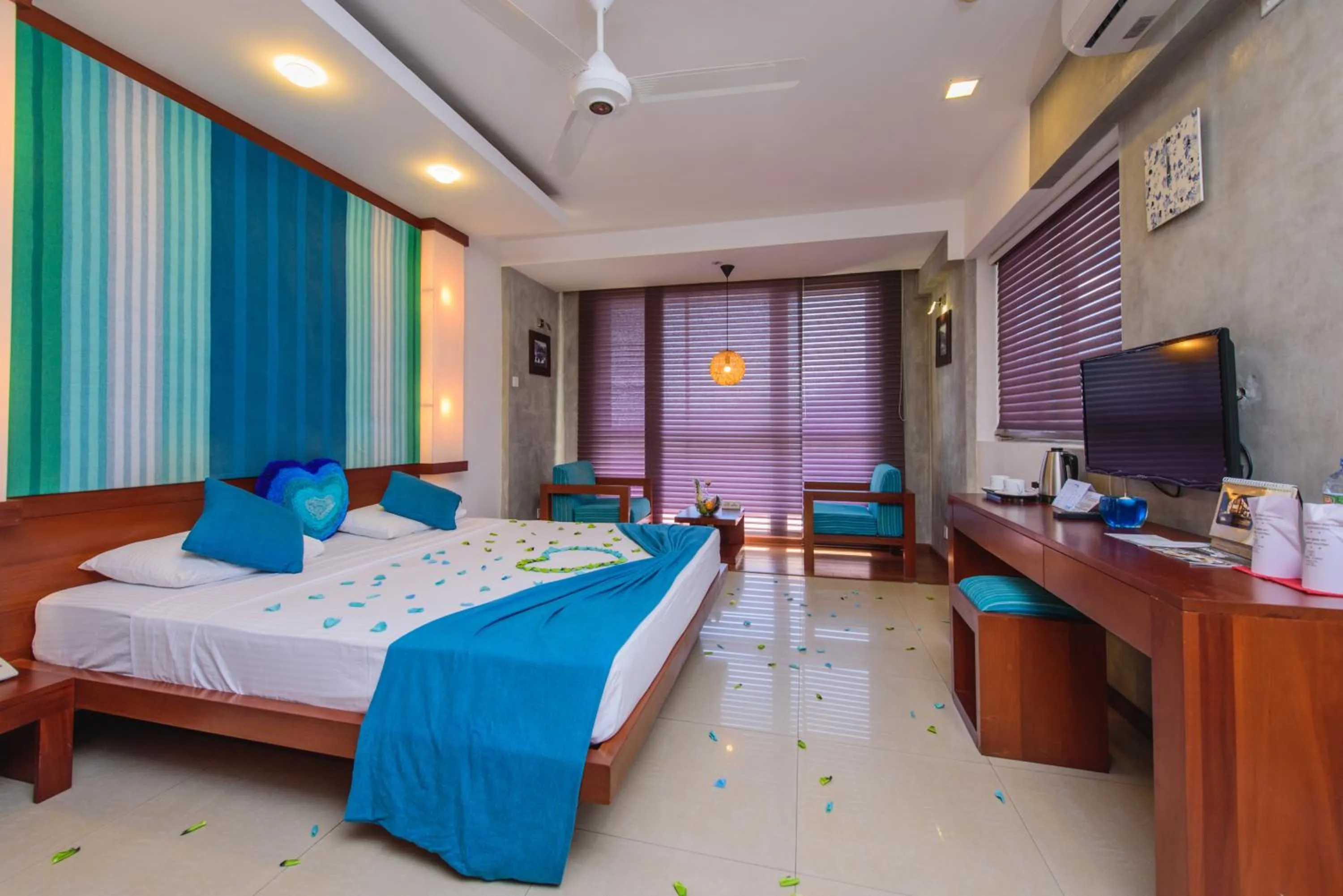 Bedroom, Bed in Hotel Topaz