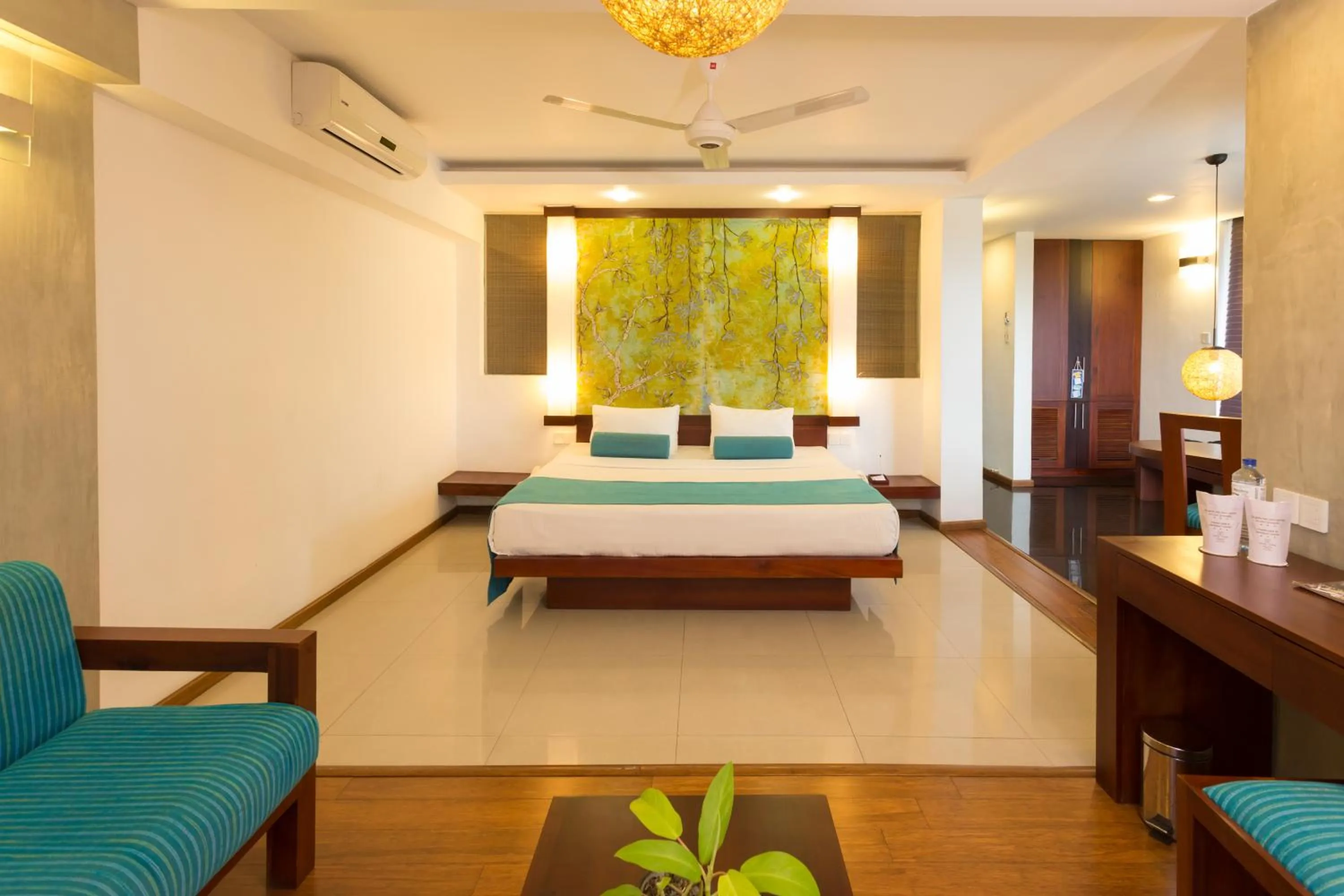 Bedroom, Bed in Hotel Topaz