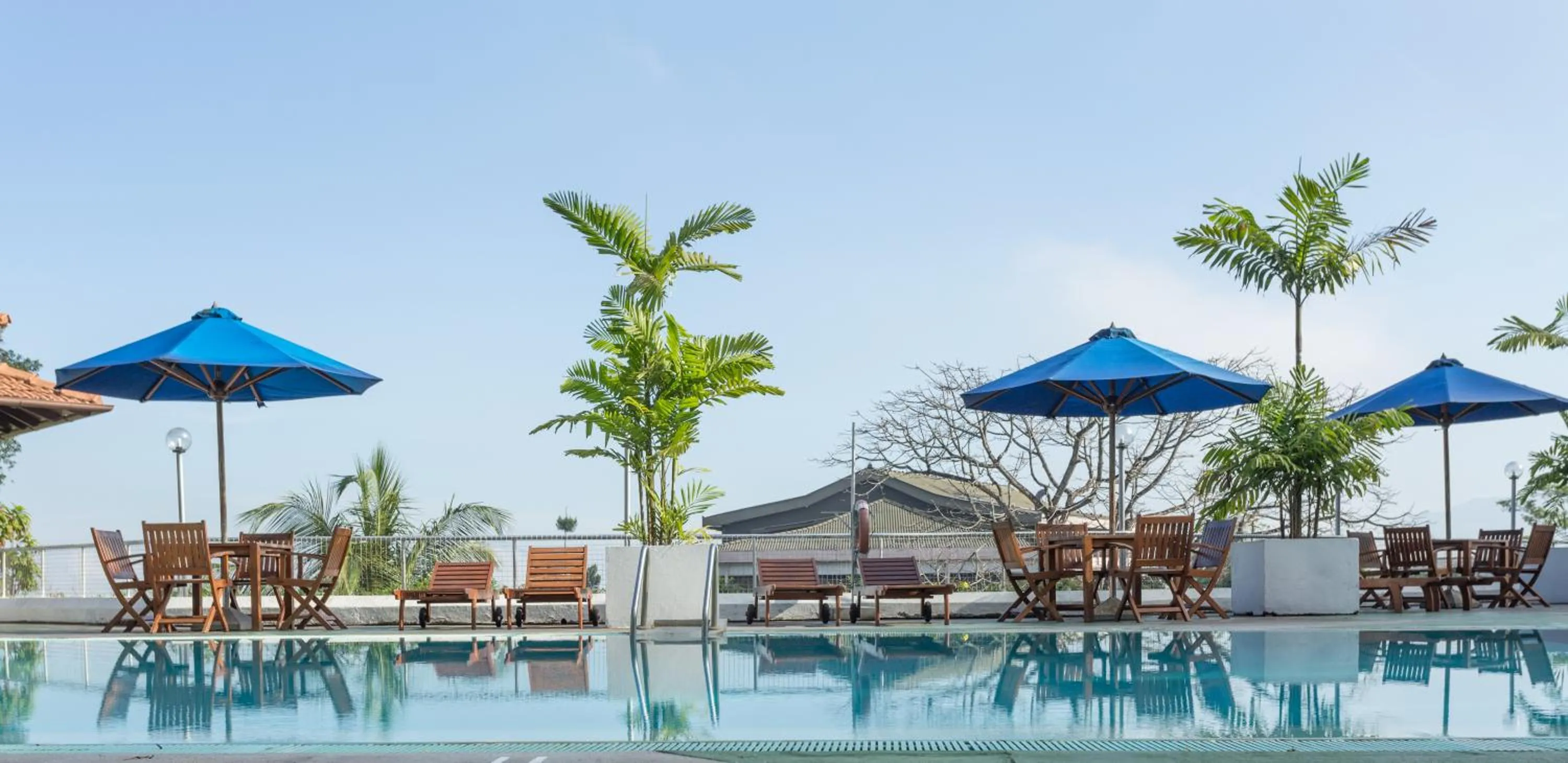 Swimming pool in Hotel Topaz