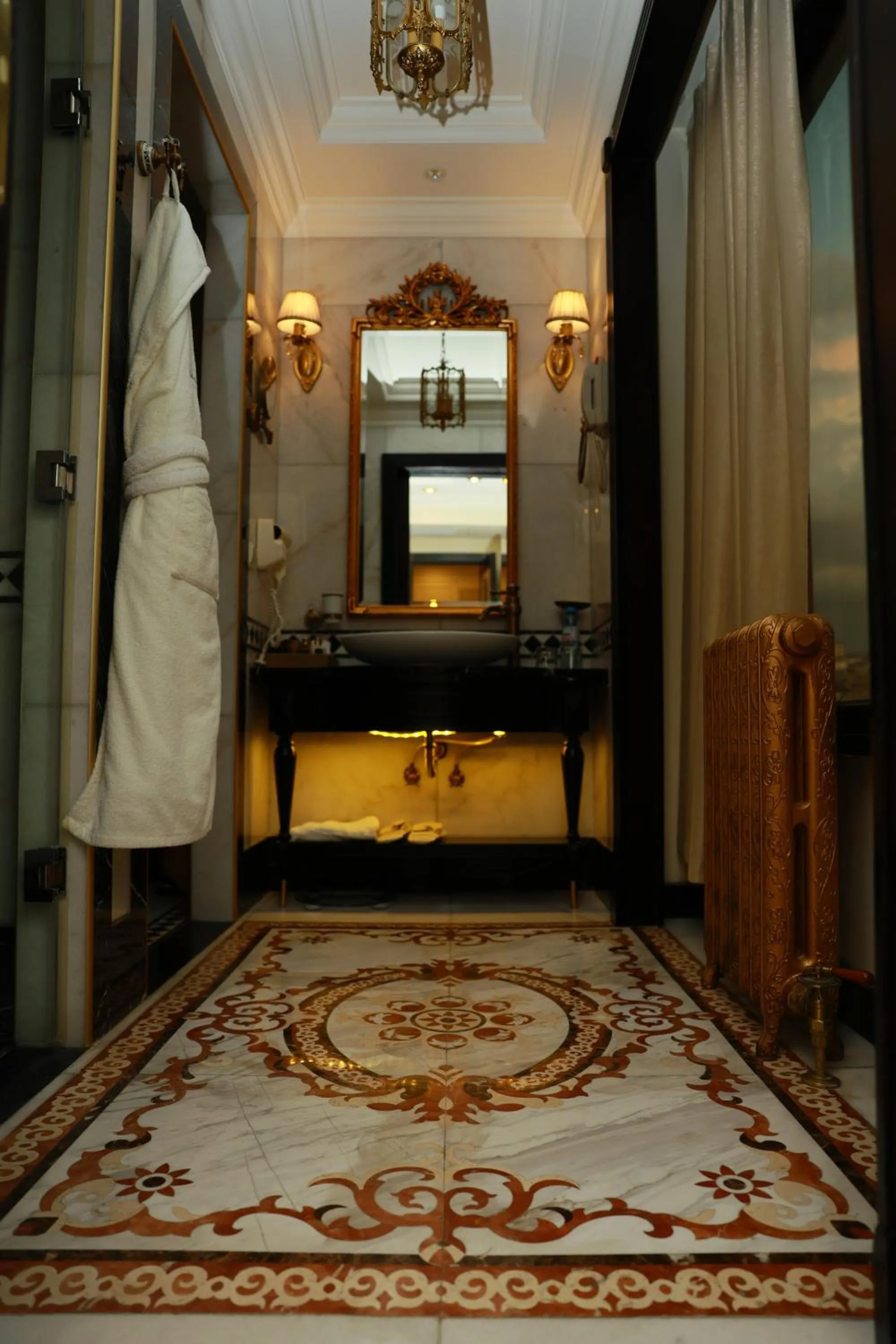 Bathroom, Bed in Golden Palace Hotel Yerevan