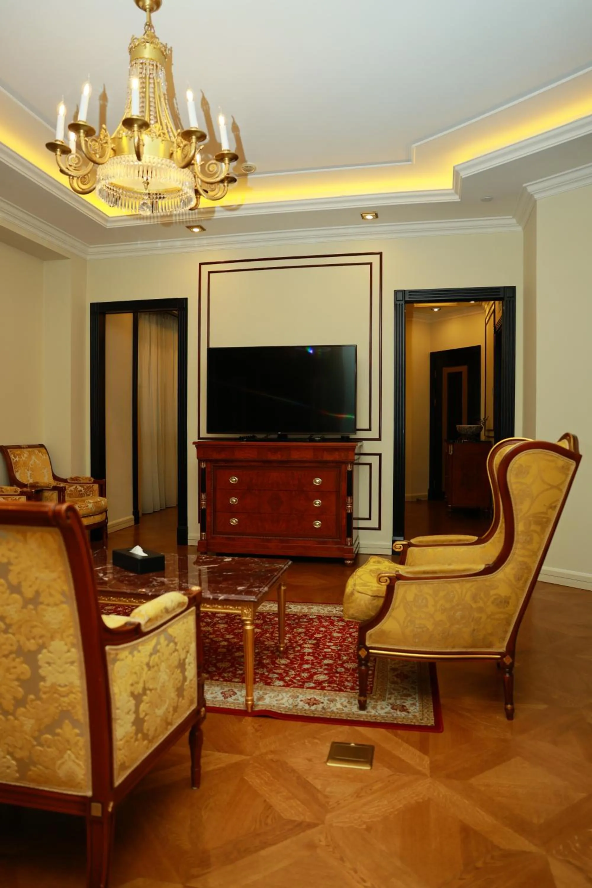 TV and multimedia in Golden Palace Hotel Yerevan
