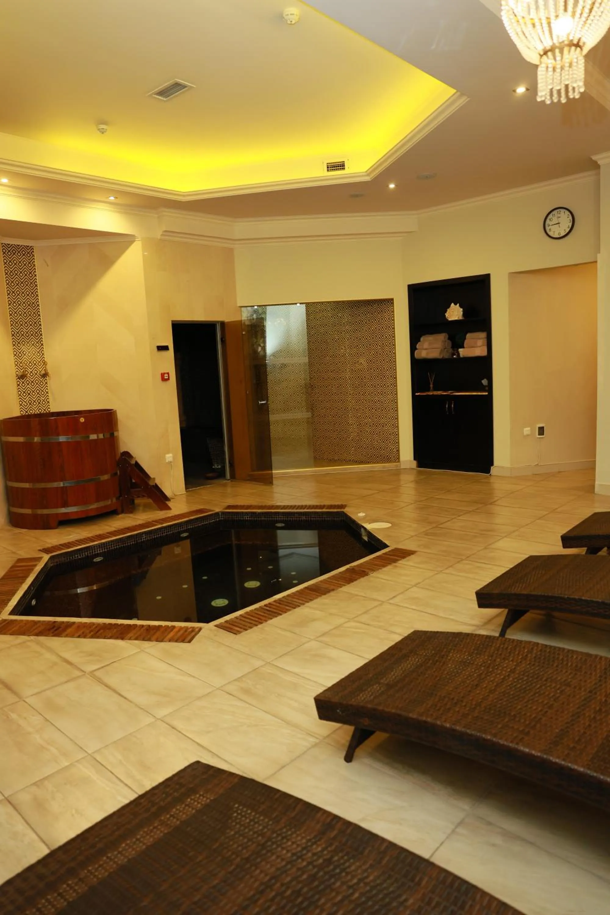 Swimming pool in Golden Palace Hotel Yerevan