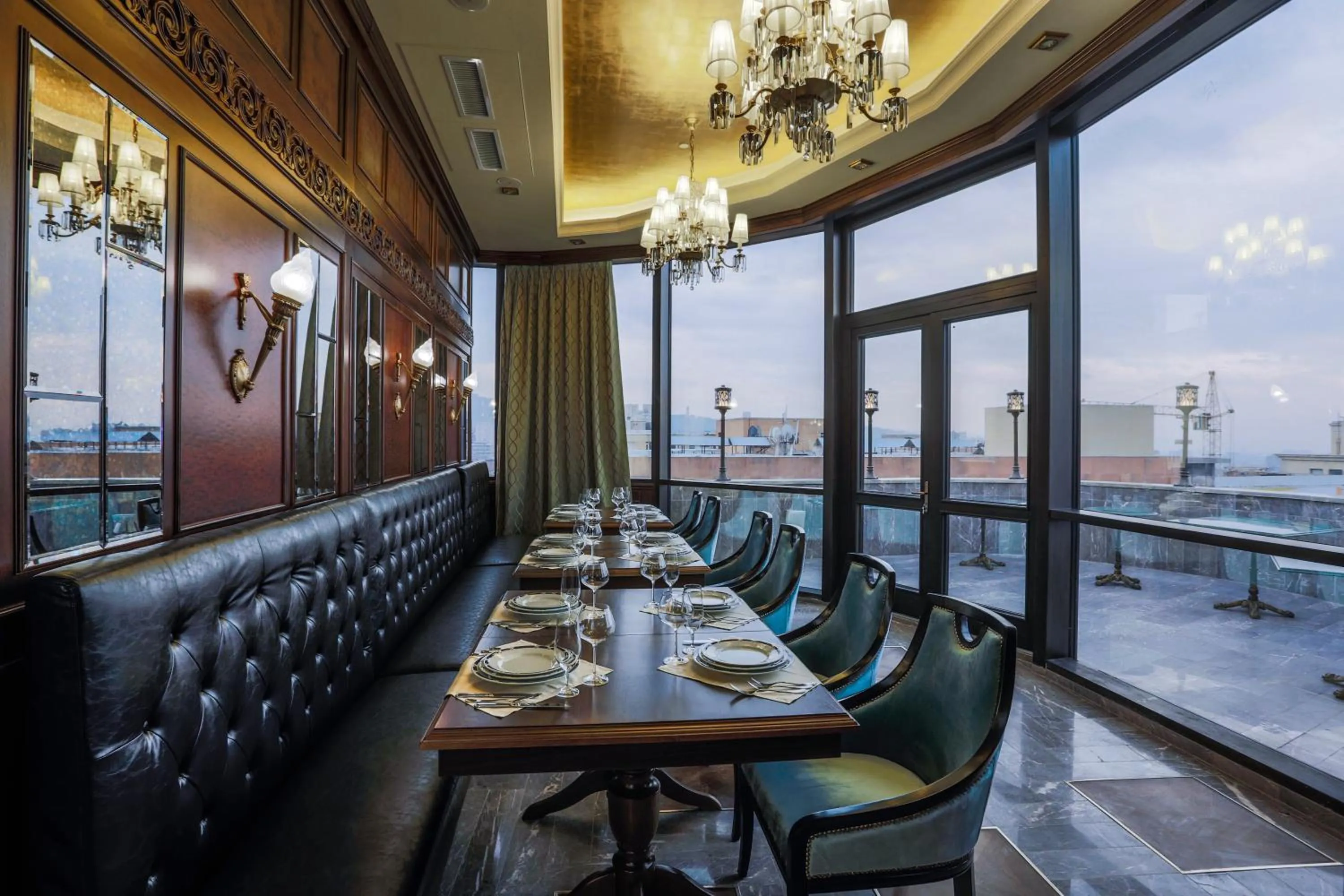 Restaurant/places to eat in Golden Palace Hotel Yerevan