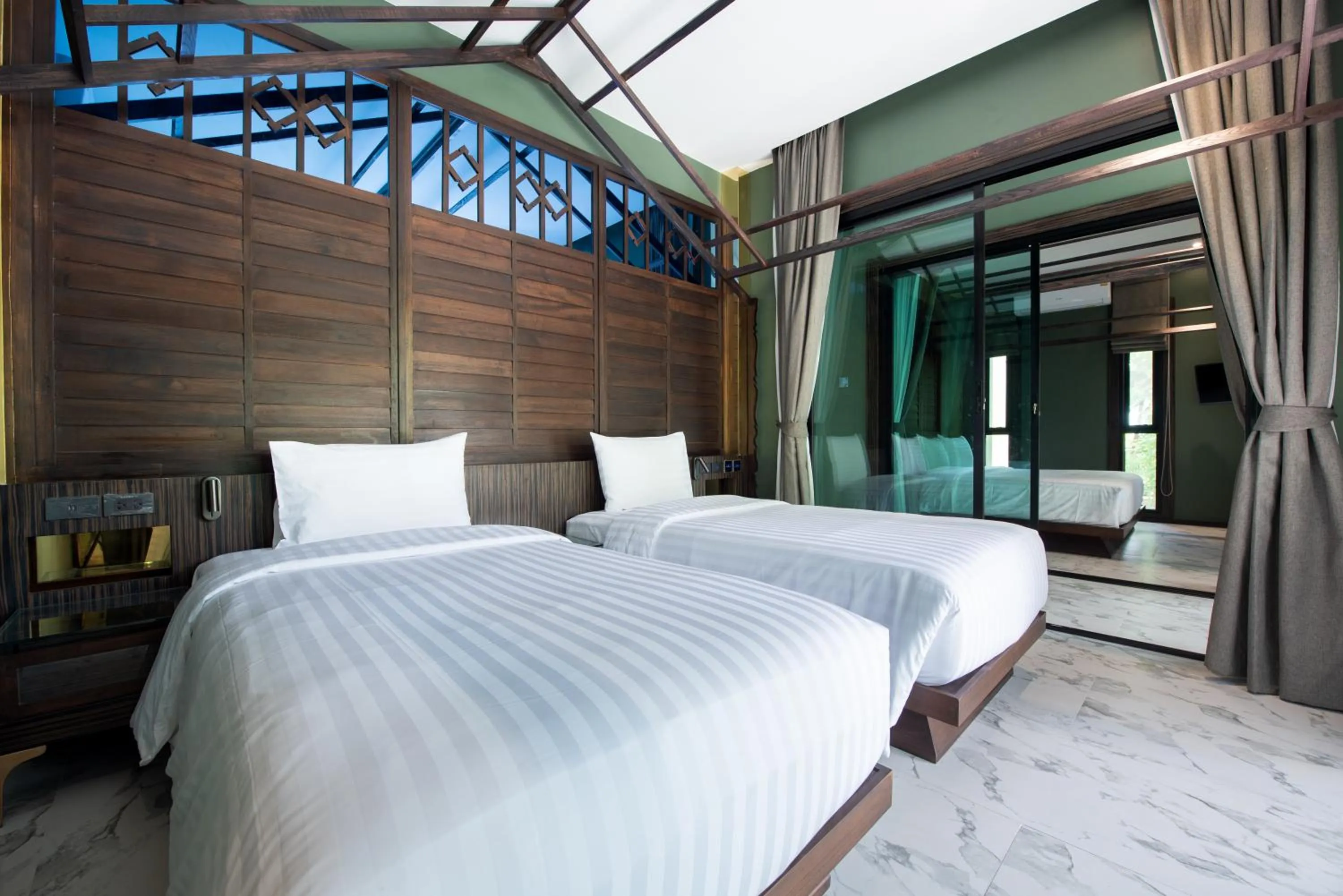 Property building, Bed in Ao Cho Grandview Hideaway Resort