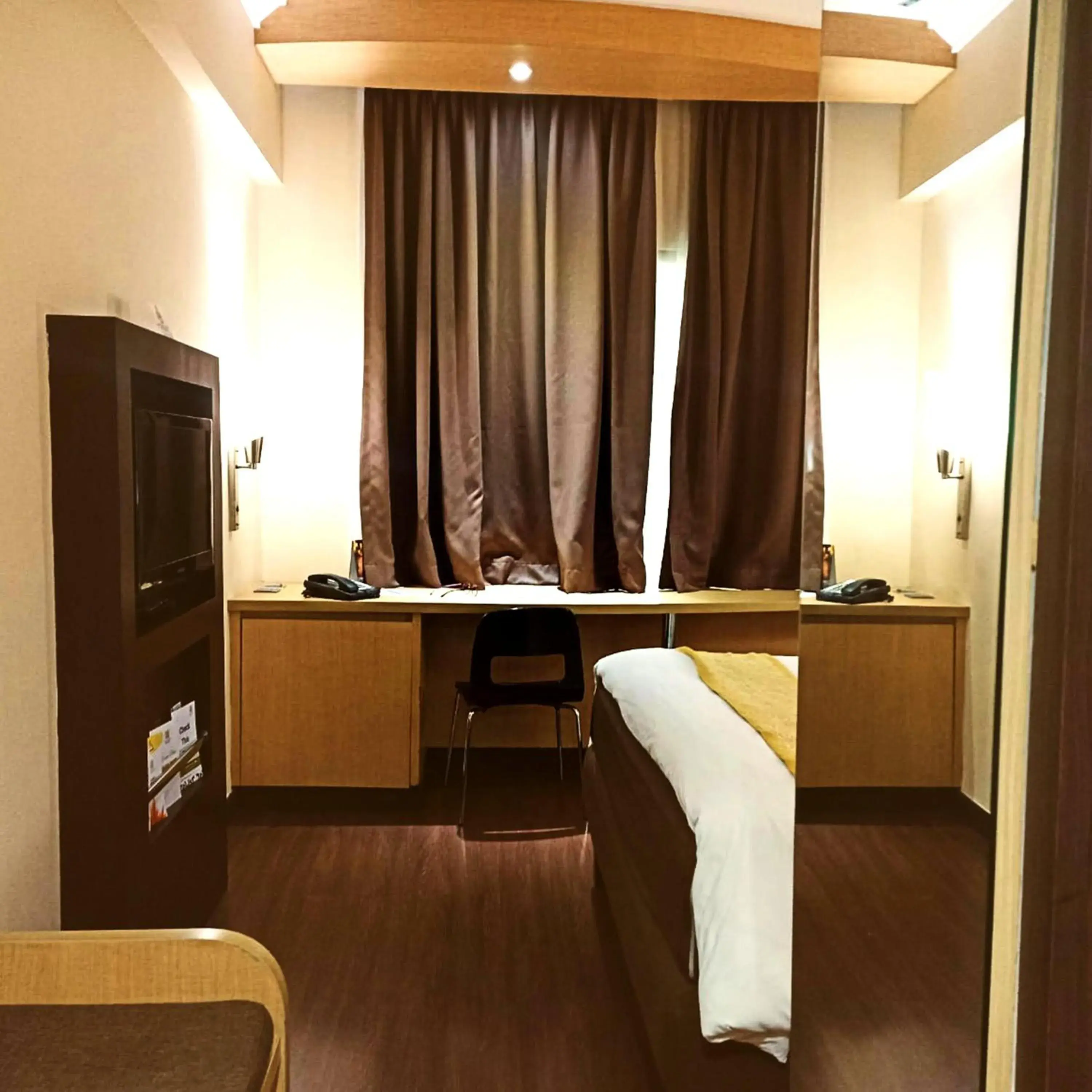 Standard Double Room - single occupancy in Tamarin Hotel Jakarta manage by Vib Hospitality Management Standard Double Room - single occupancy in Tamarin Hotel Jakarta manage by Vib Hospitality Management