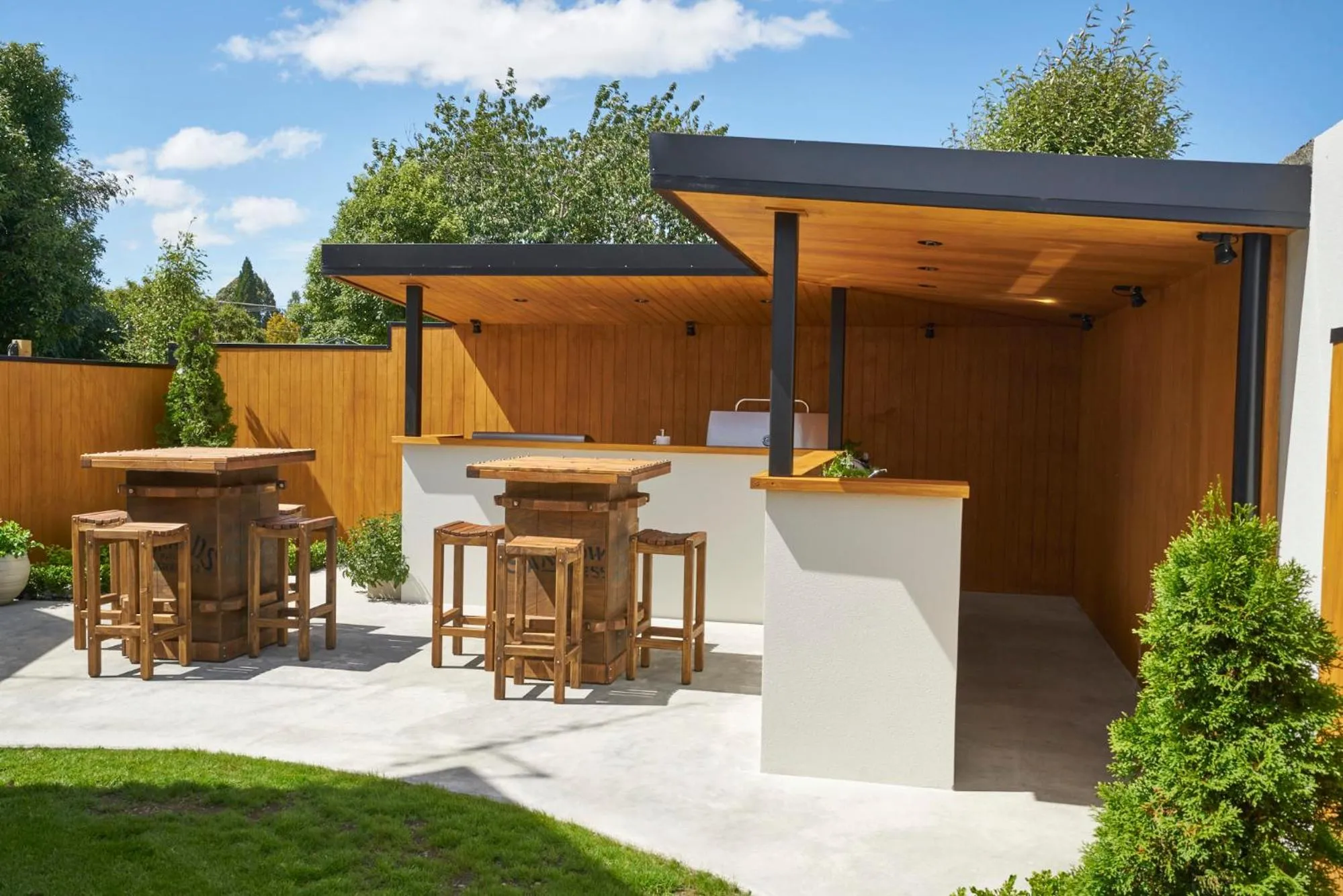 BBQ facilities in Radfords on the Lake