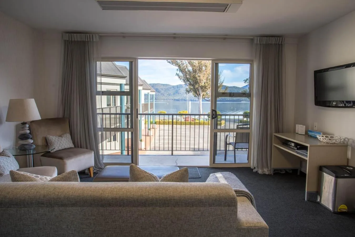 TV and multimedia in Radfords on the Lake