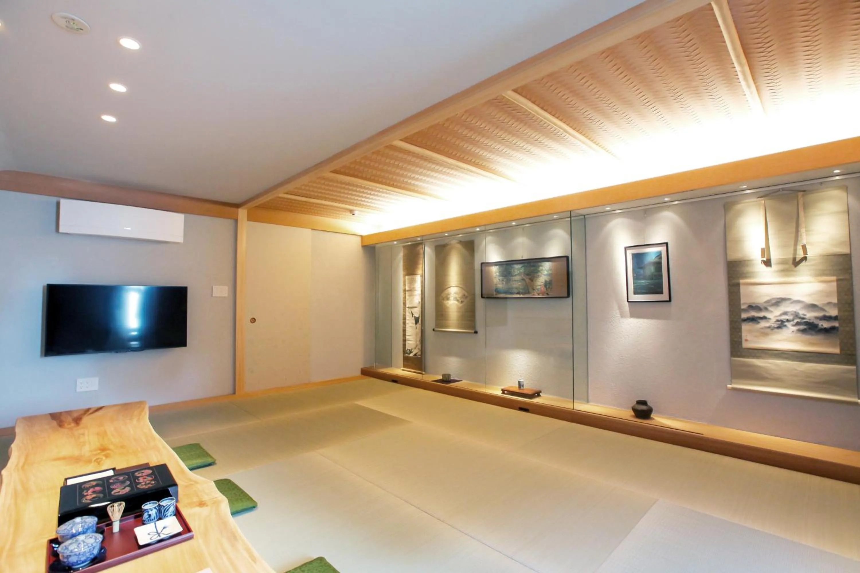 Photo of the whole room in Luxury Condo Shikine An Gion Shirakawa