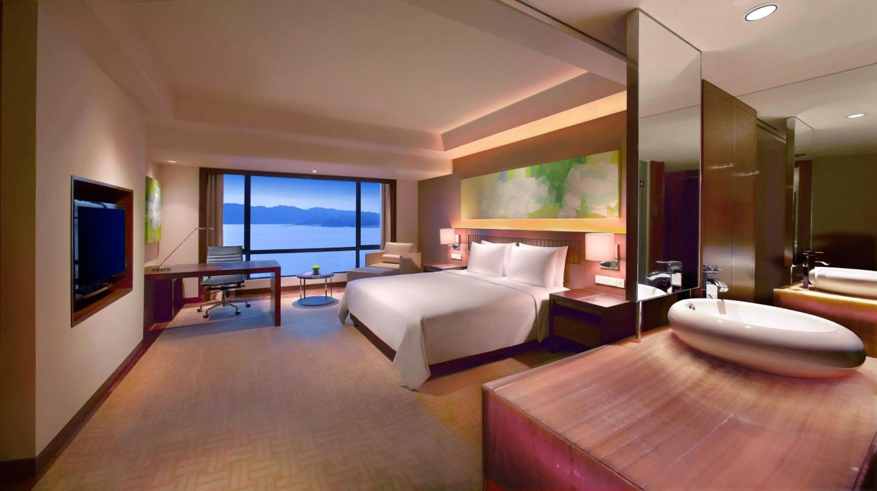 Photo of the whole room, Bed in Hyatt Regency Kinabalu