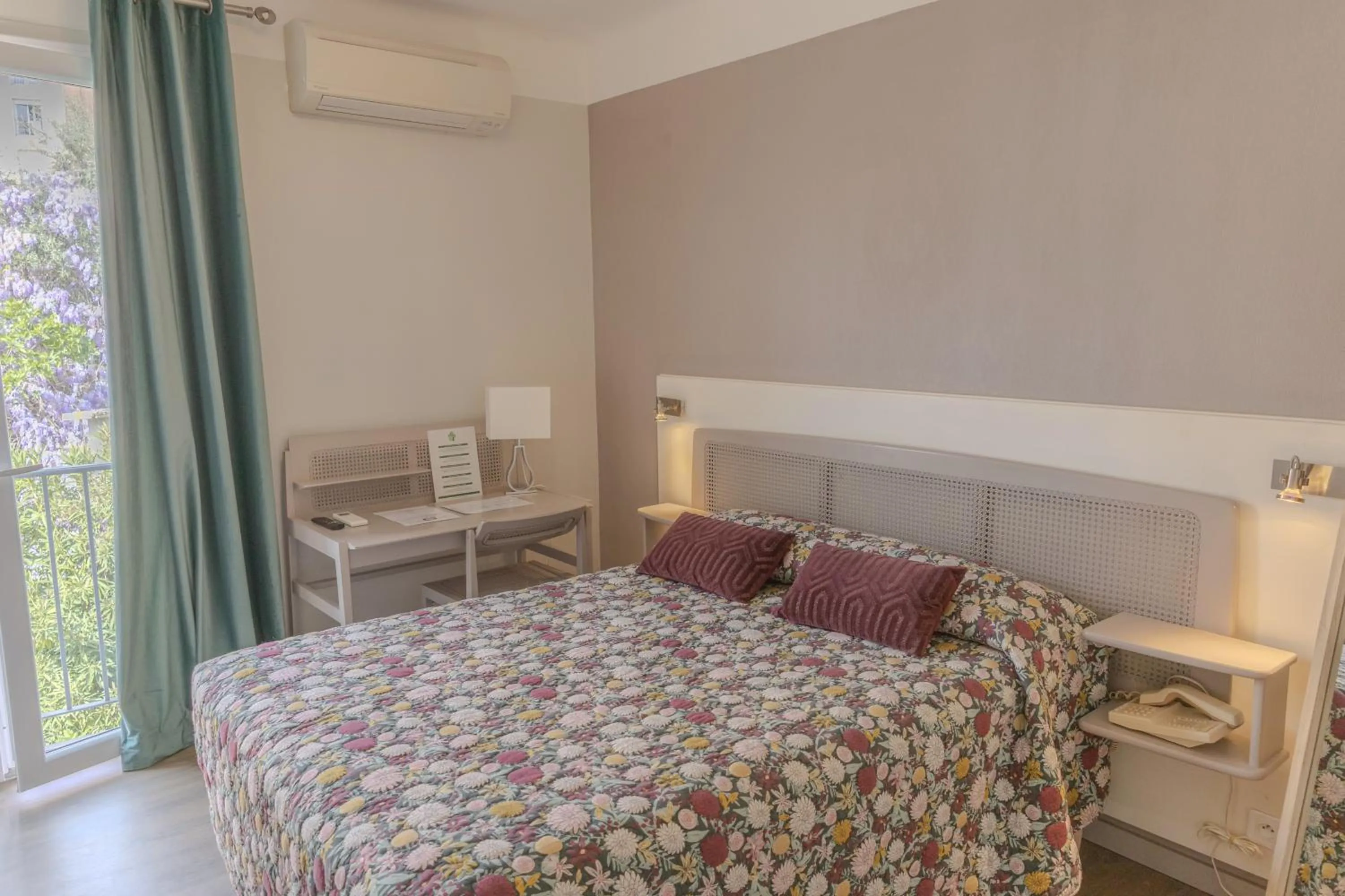 Bedroom, Bed in Hotel Maquis et Mer