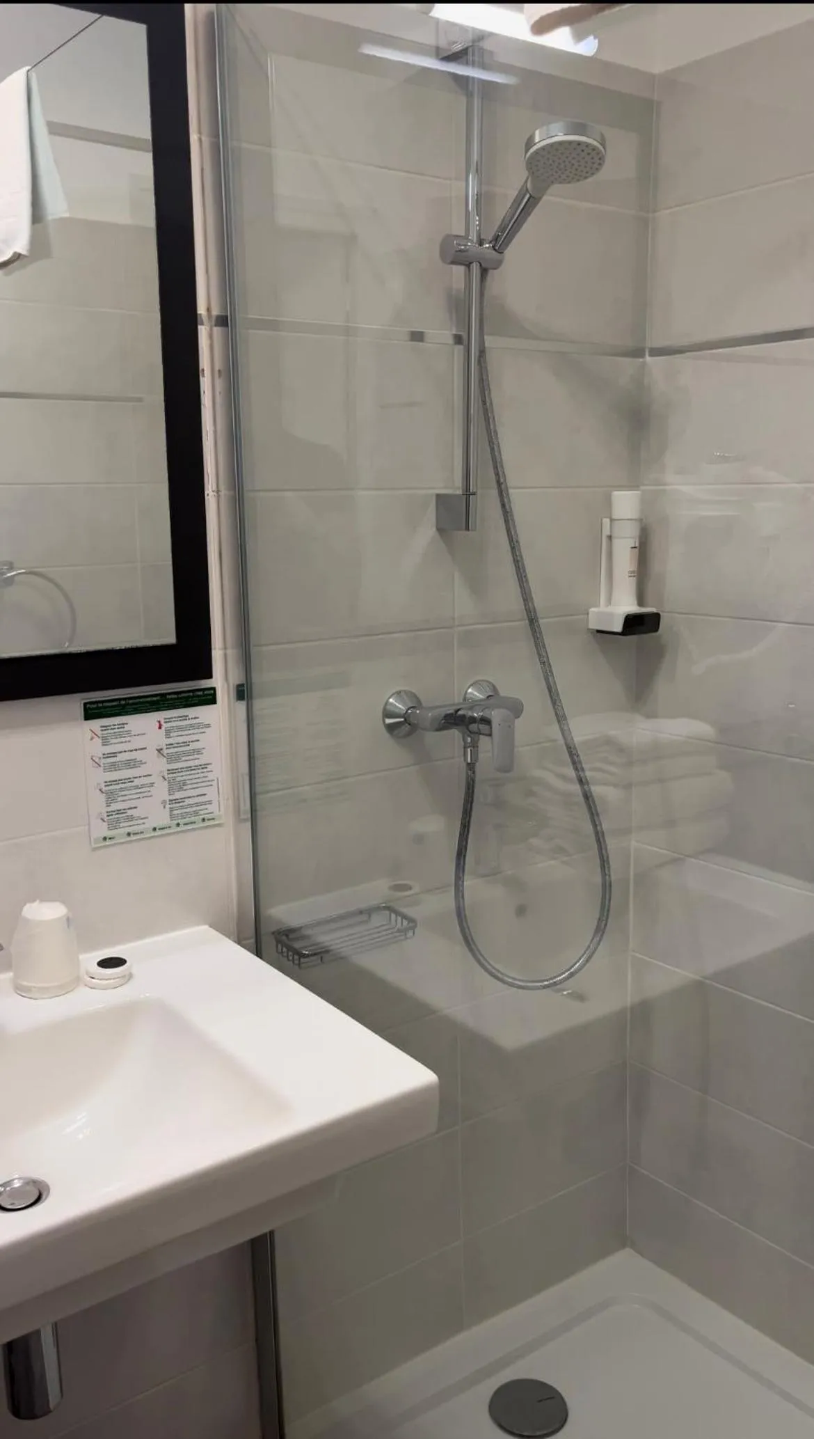 Shower in Hotel Maquis et Mer