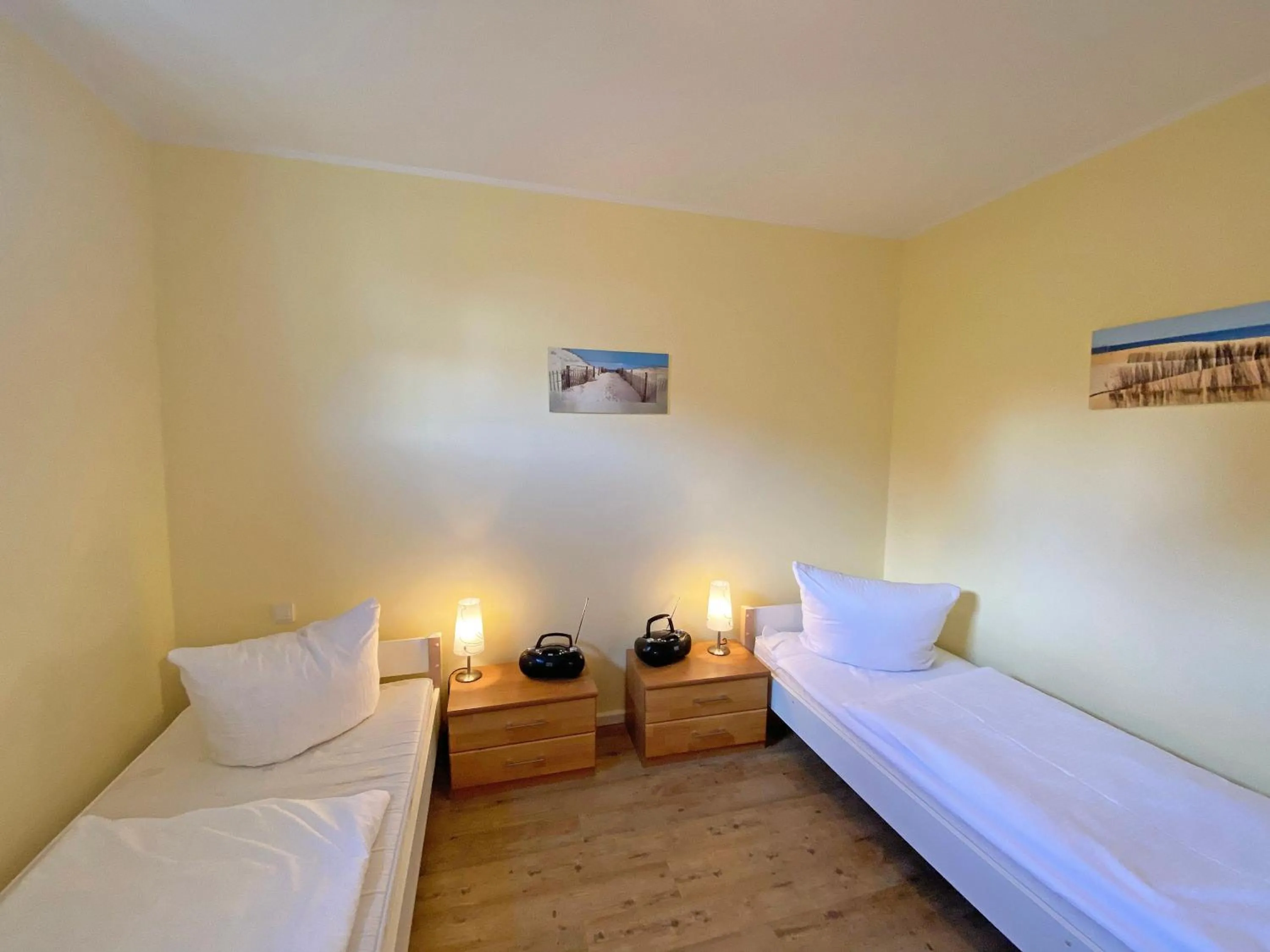 Bed in Villa Annika - Whg 10 mit Westbalkon