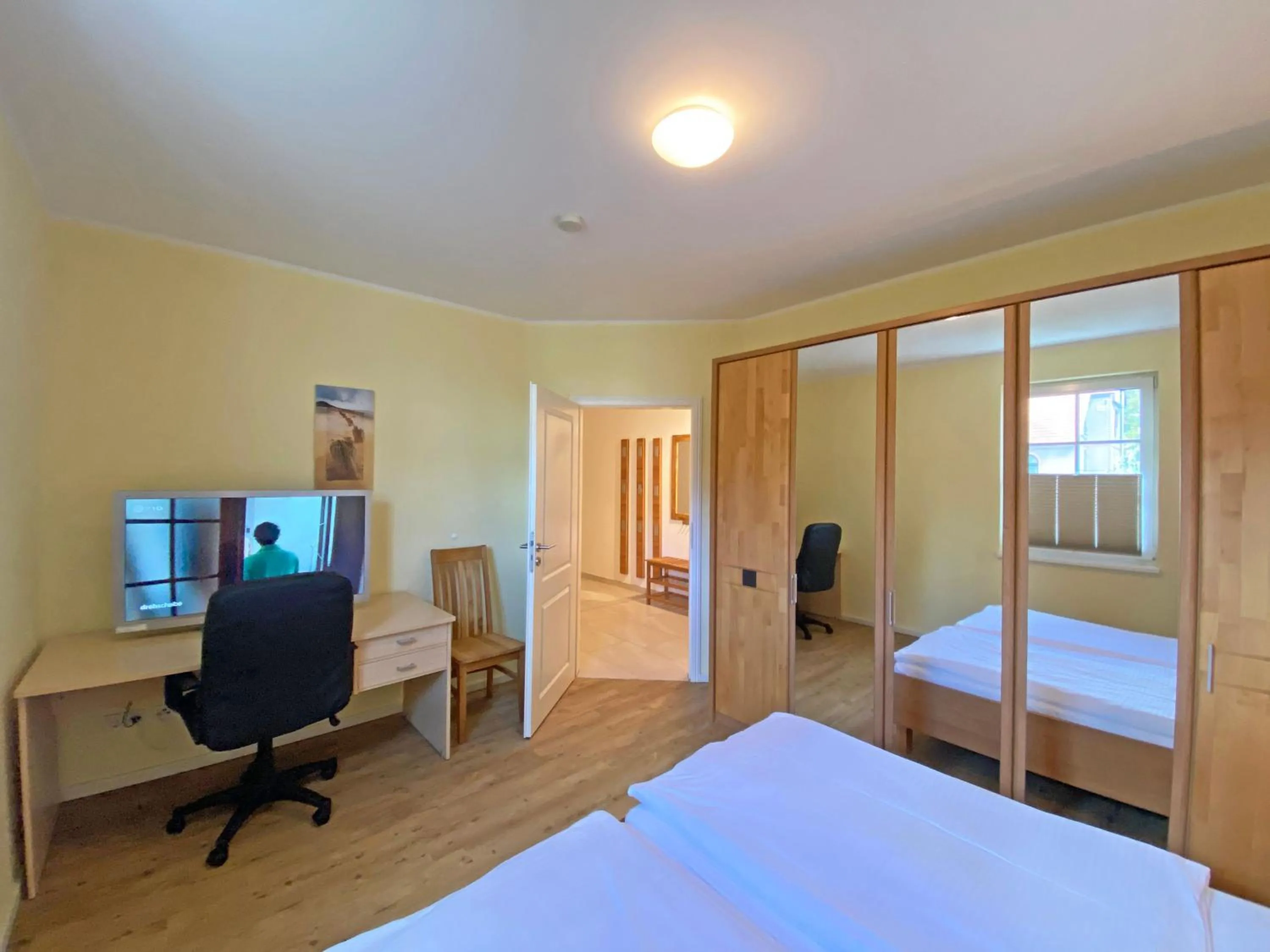 Bed in Villa Annika - Whg 10 mit Westbalkon