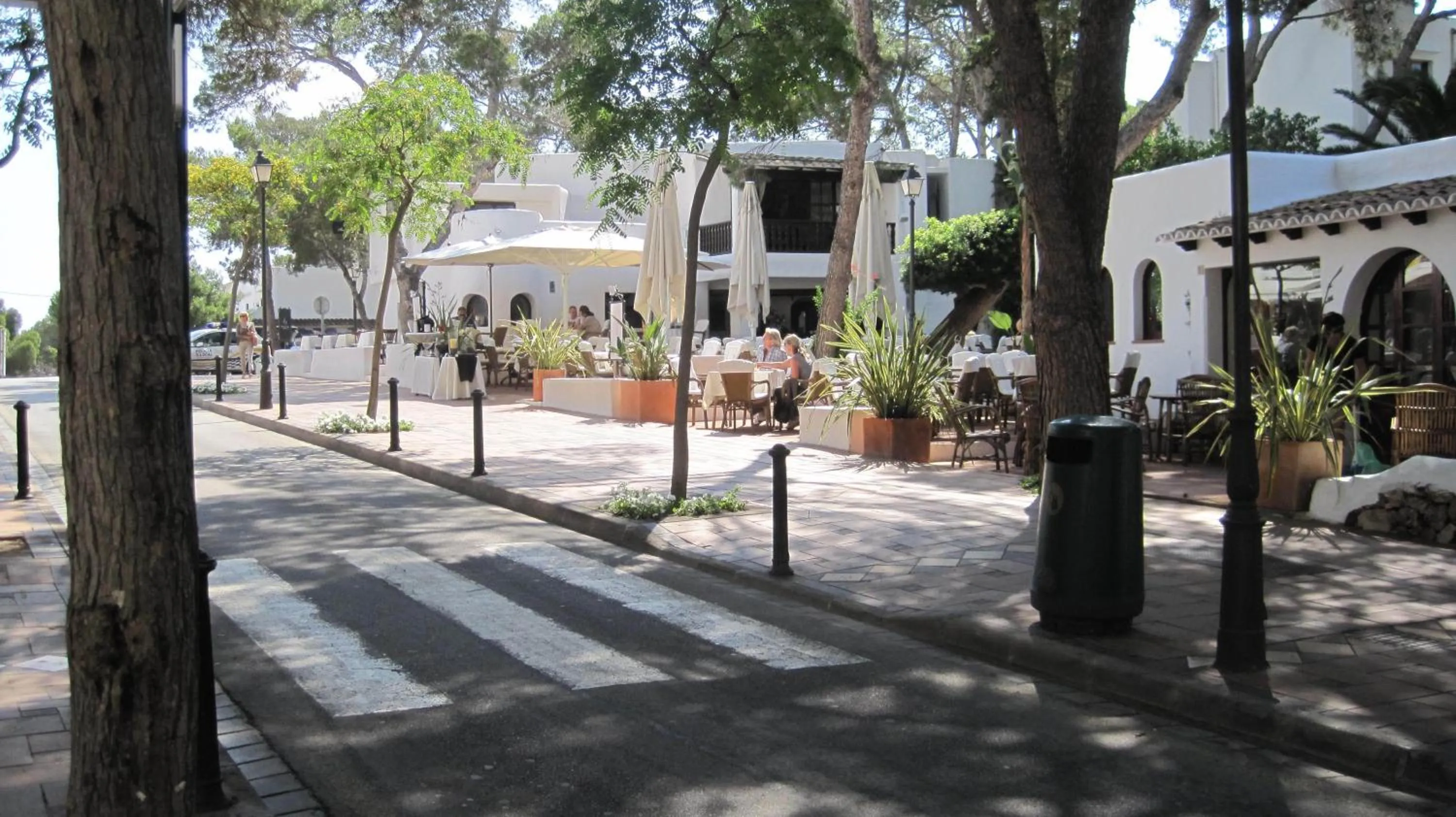 Restaurant/places to eat in Fowlers Hotel