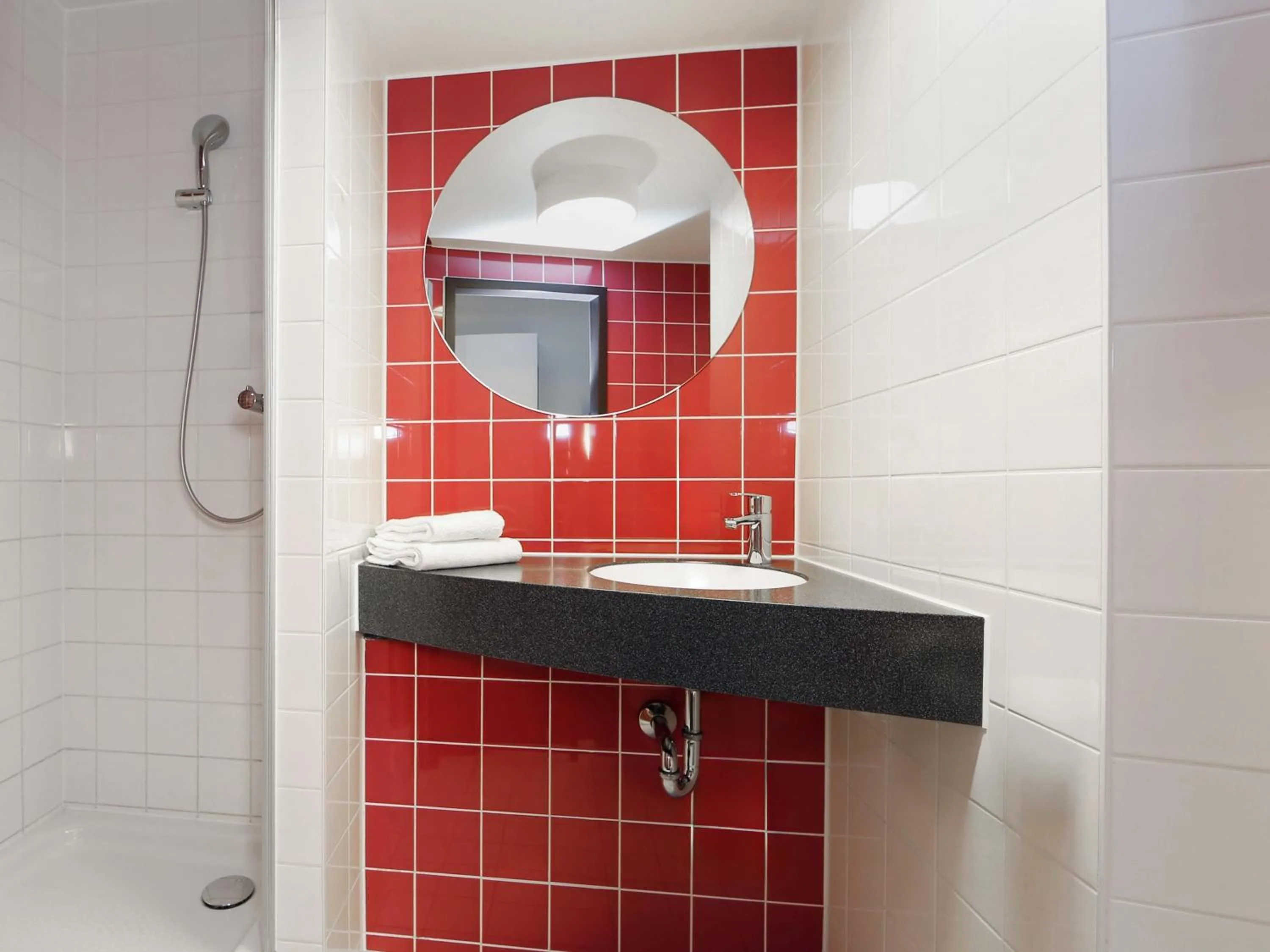 Bathroom in B&B HOTEL Berlin-Alexanderplatz