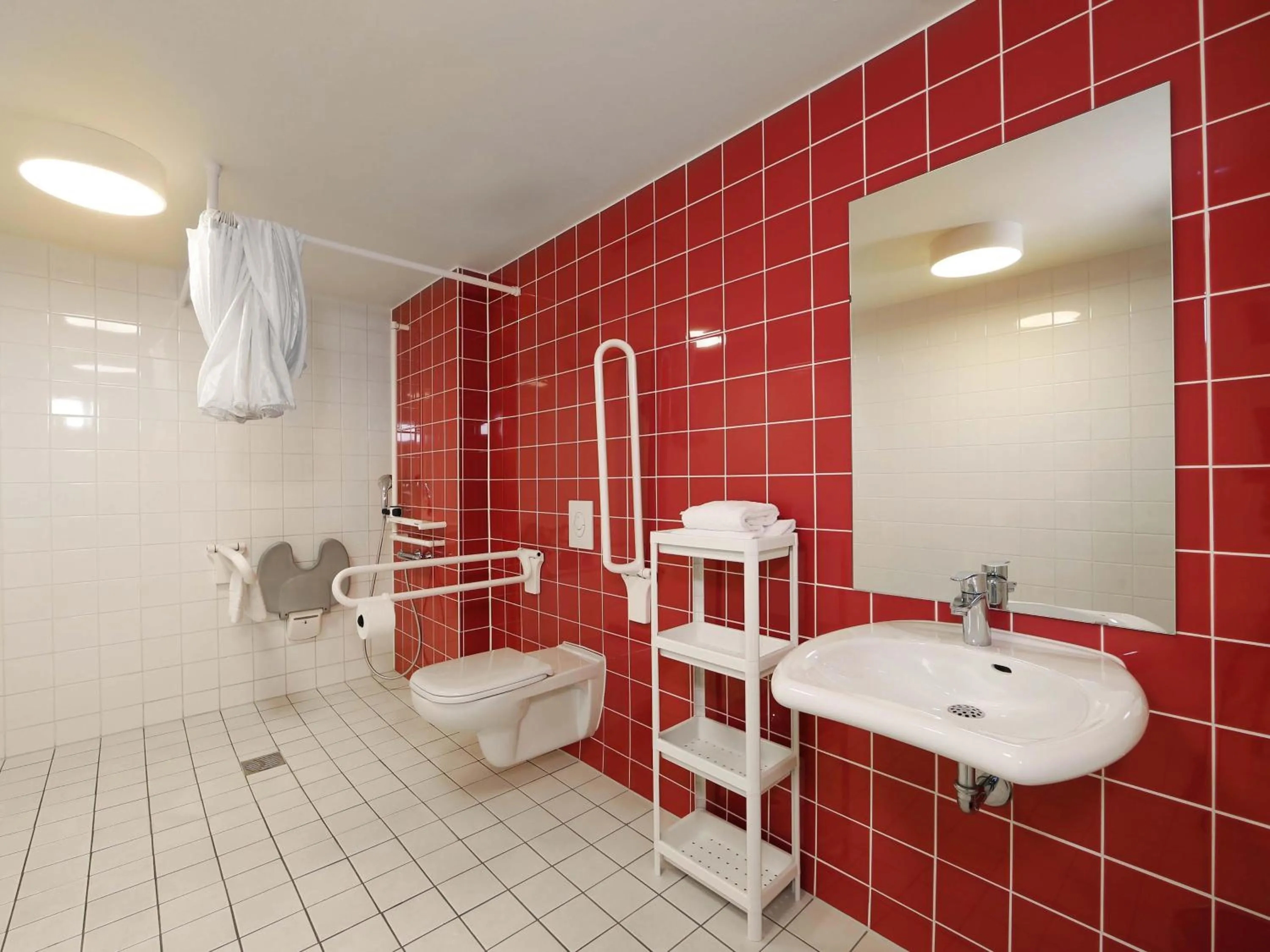 Bathroom in B&B HOTEL Berlin-Alexanderplatz