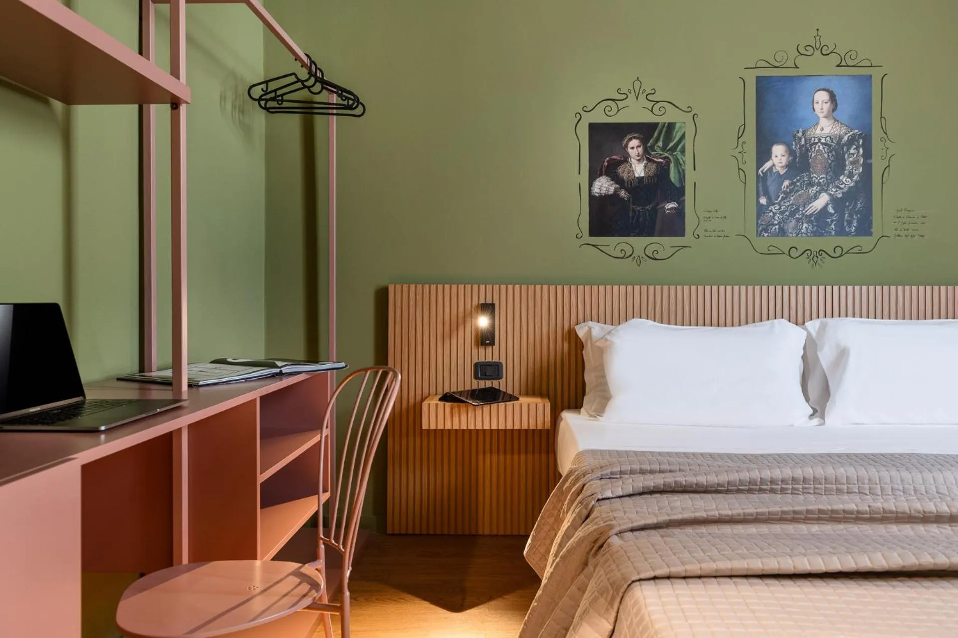 Photo of the whole room, Bed in Hotel Vagabond