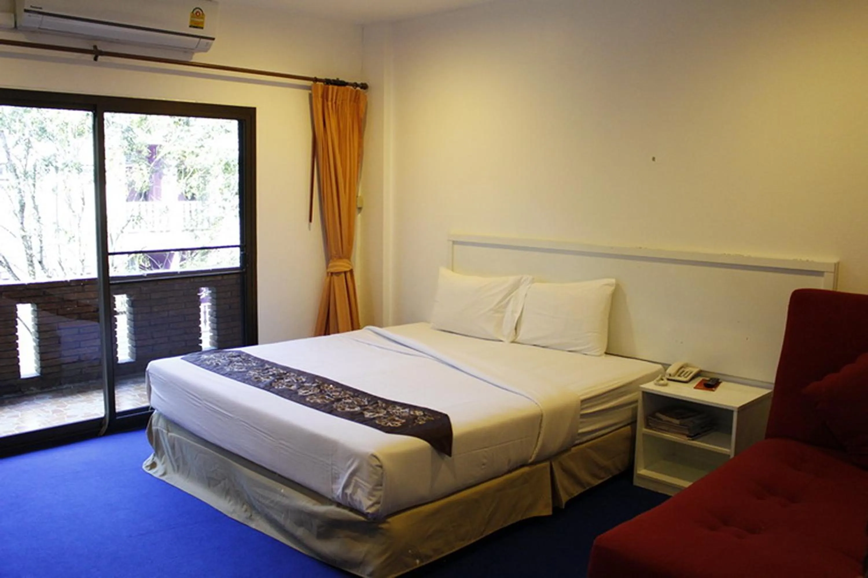 Bed in NIM SEE SENG Hotel