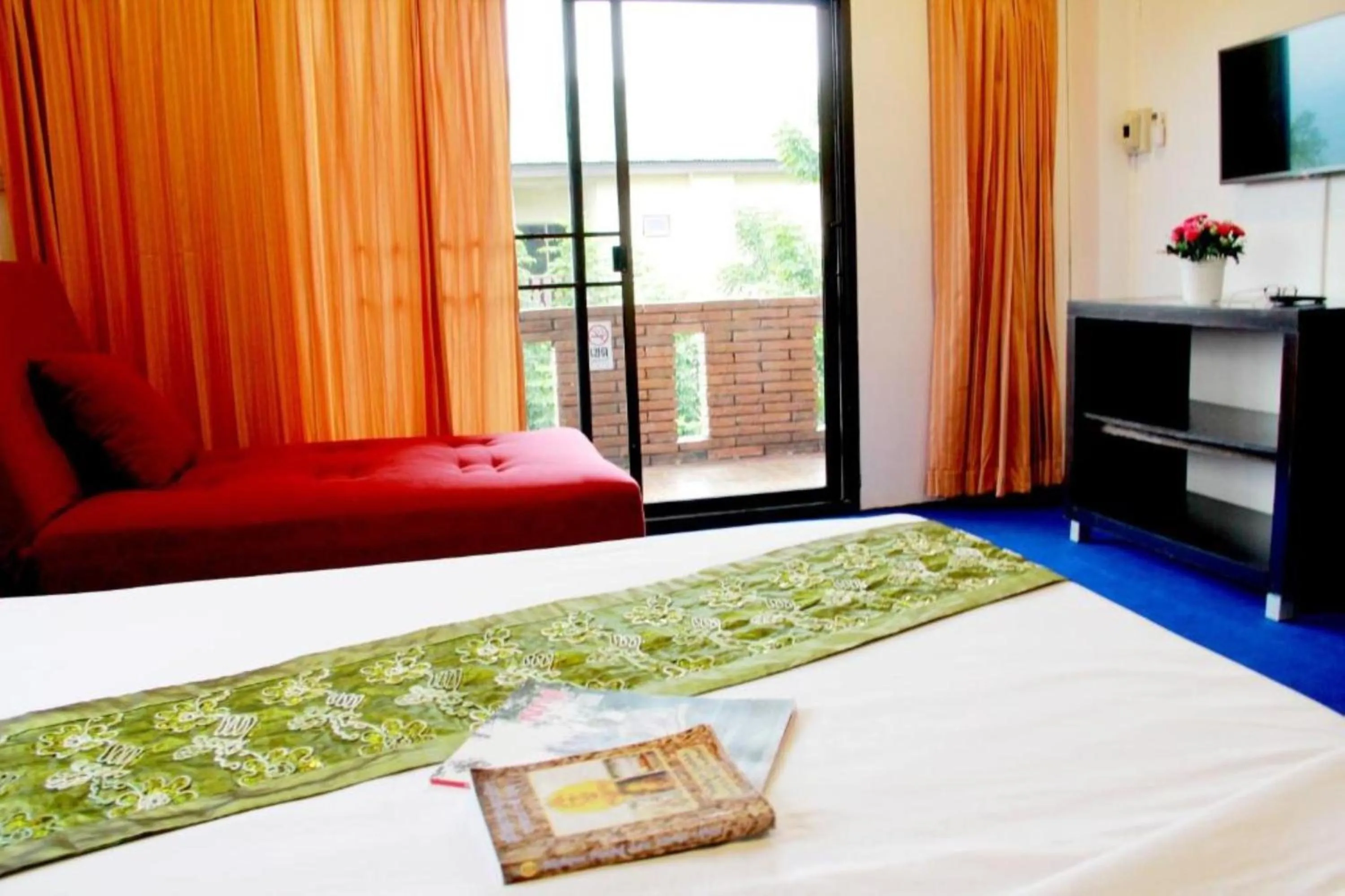 Bedroom, Bed in NIM SEE SENG Hotel