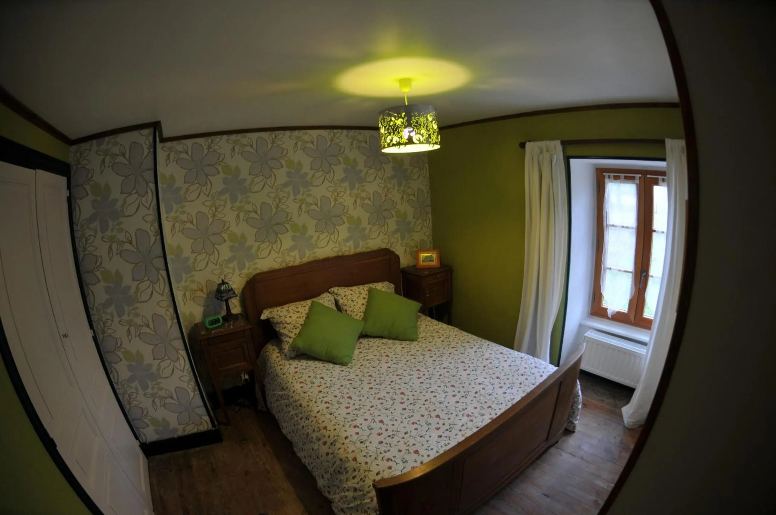 Bedroom, Bed in Auberge De La Providence