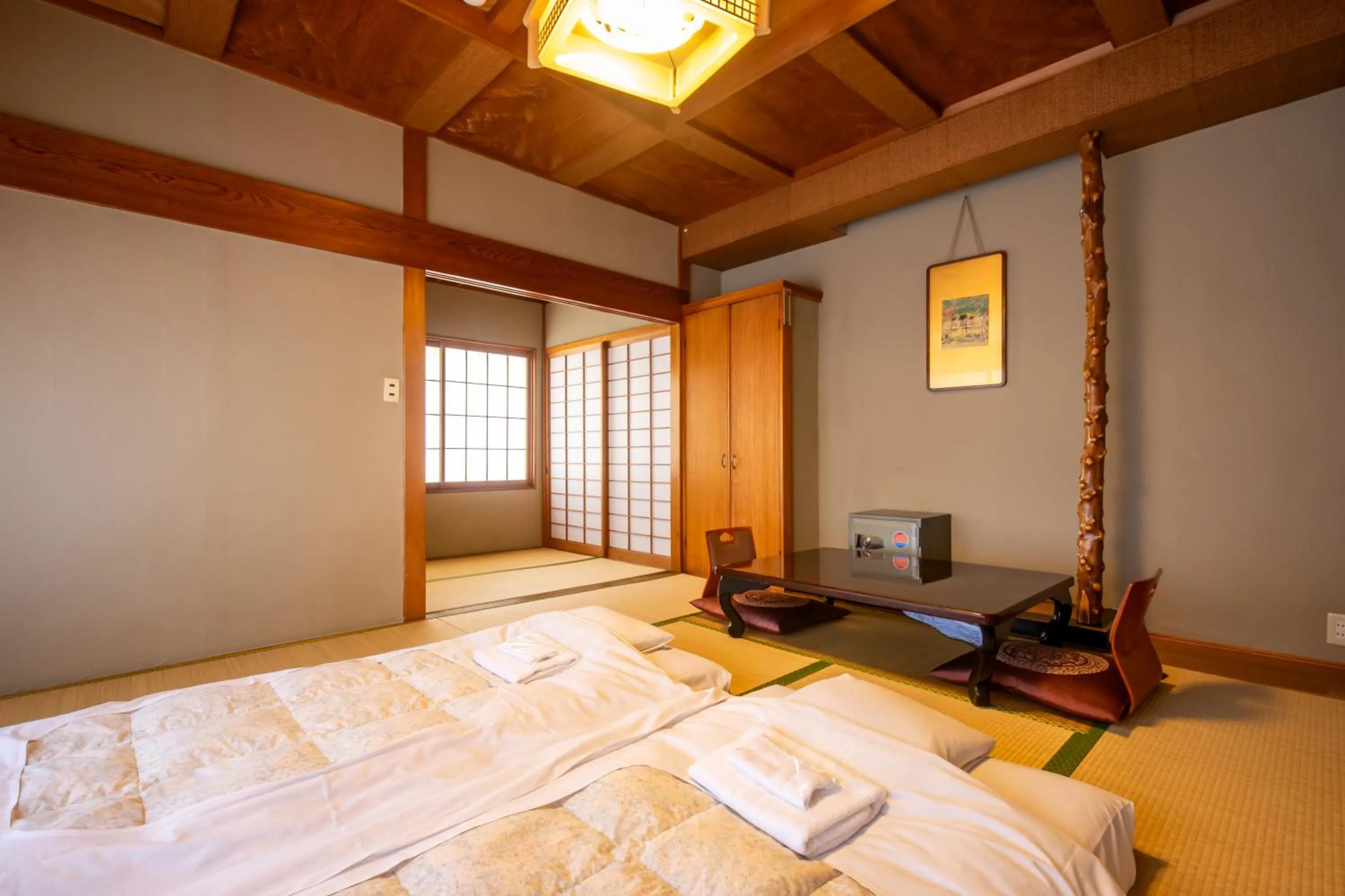 Bedroom, Bed in Shimaya