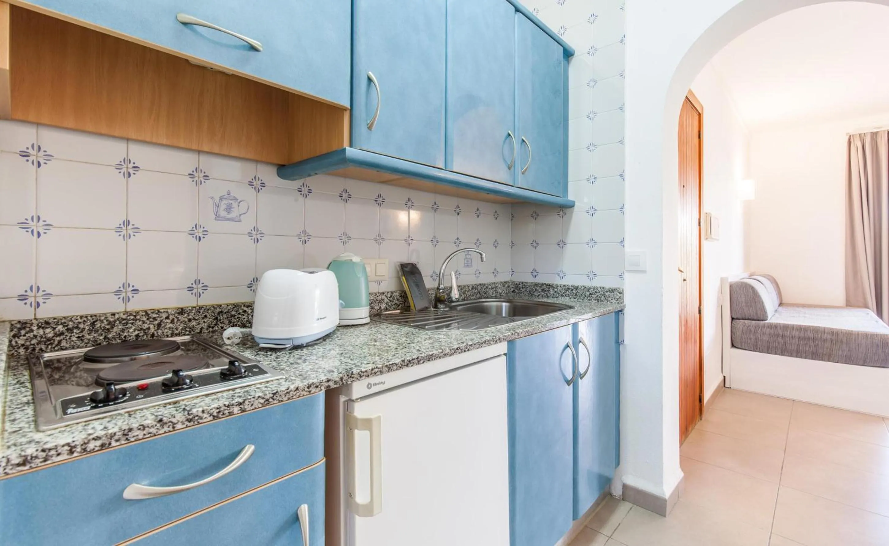 Kitchen or kitchenette in BLUESEA Ses Cases d'Or