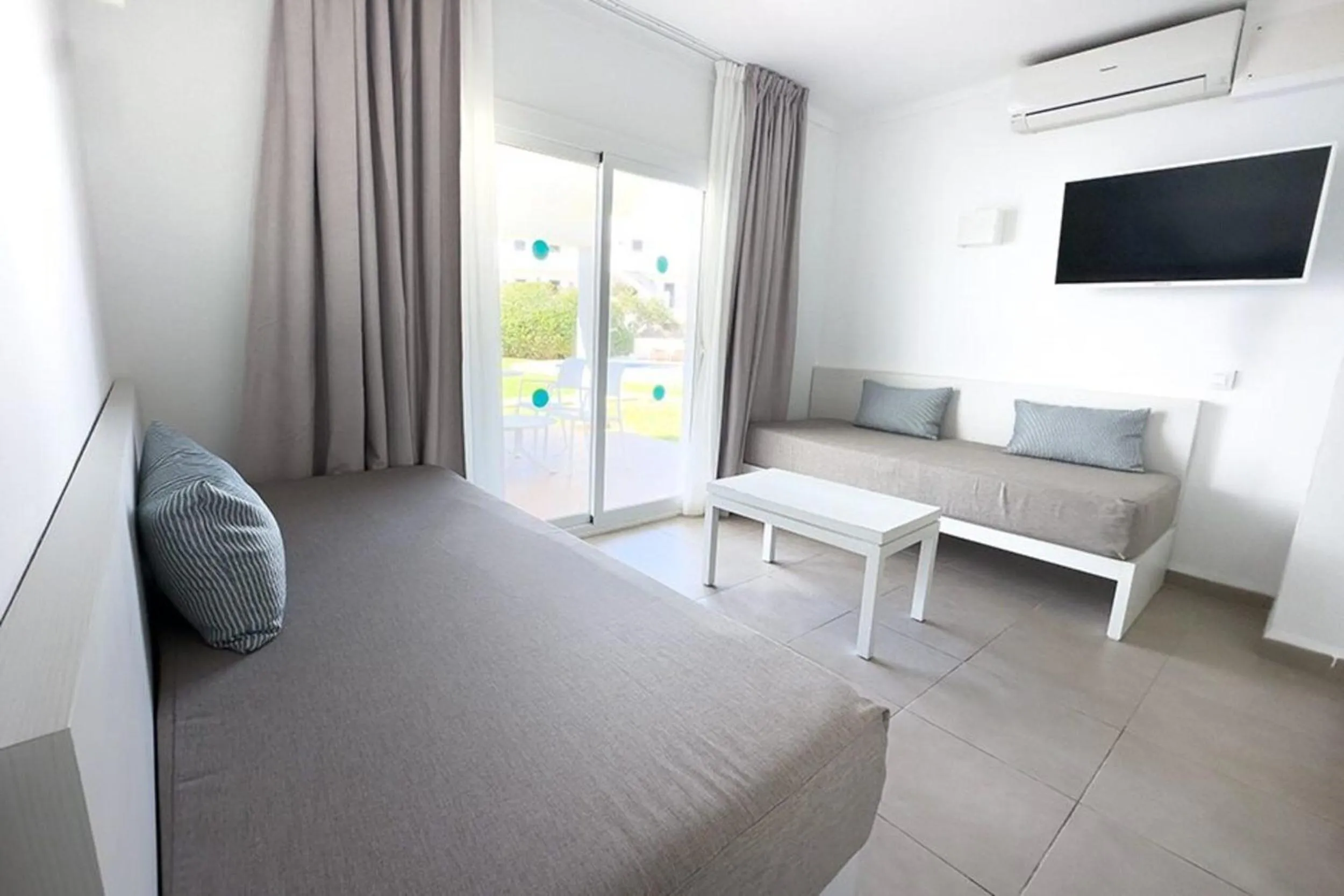 Living room, Bed in BLUESEA Ses Cases d'Or