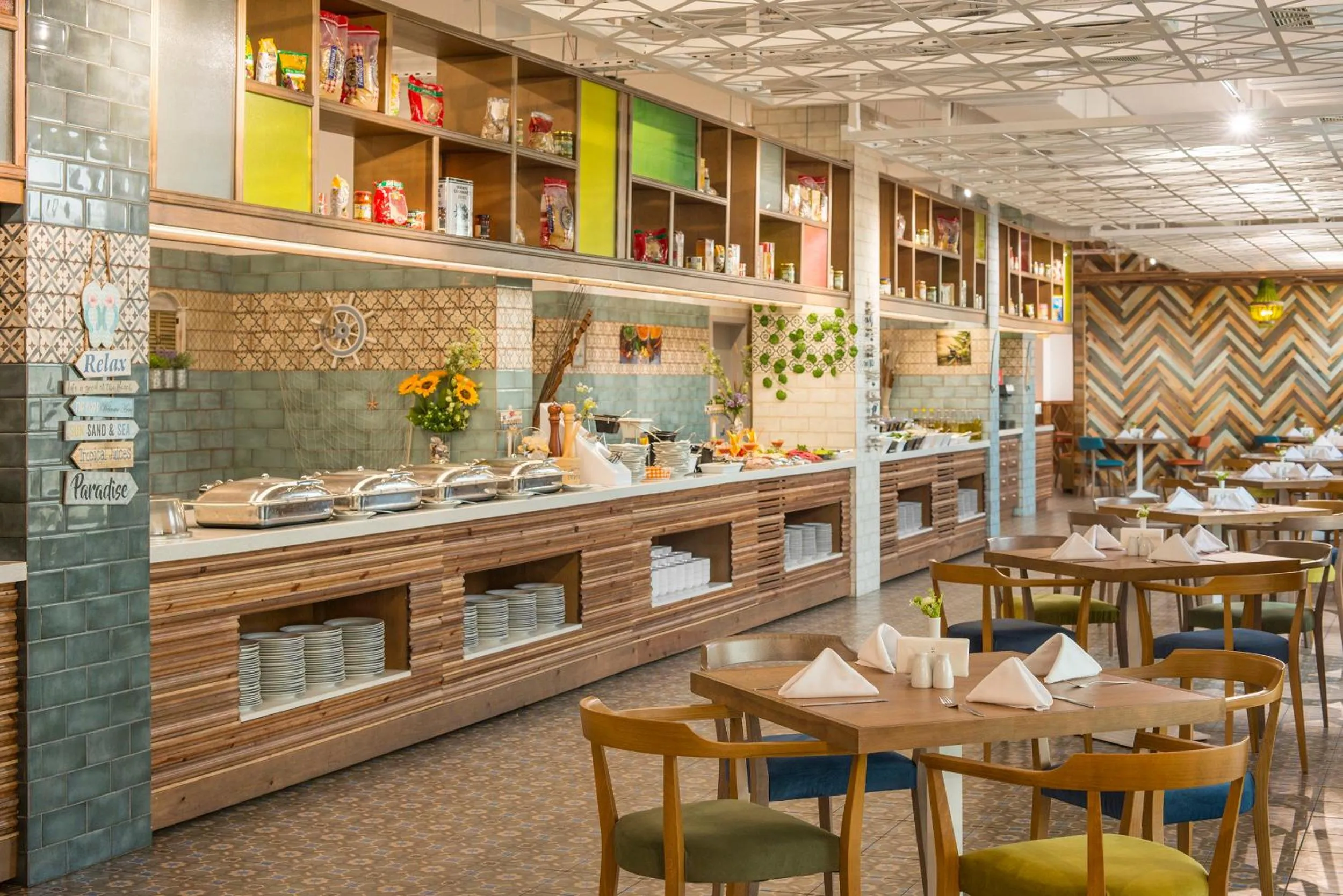 Restaurant/places to eat in Sunrise Blue Magic Resort - All Inclusive