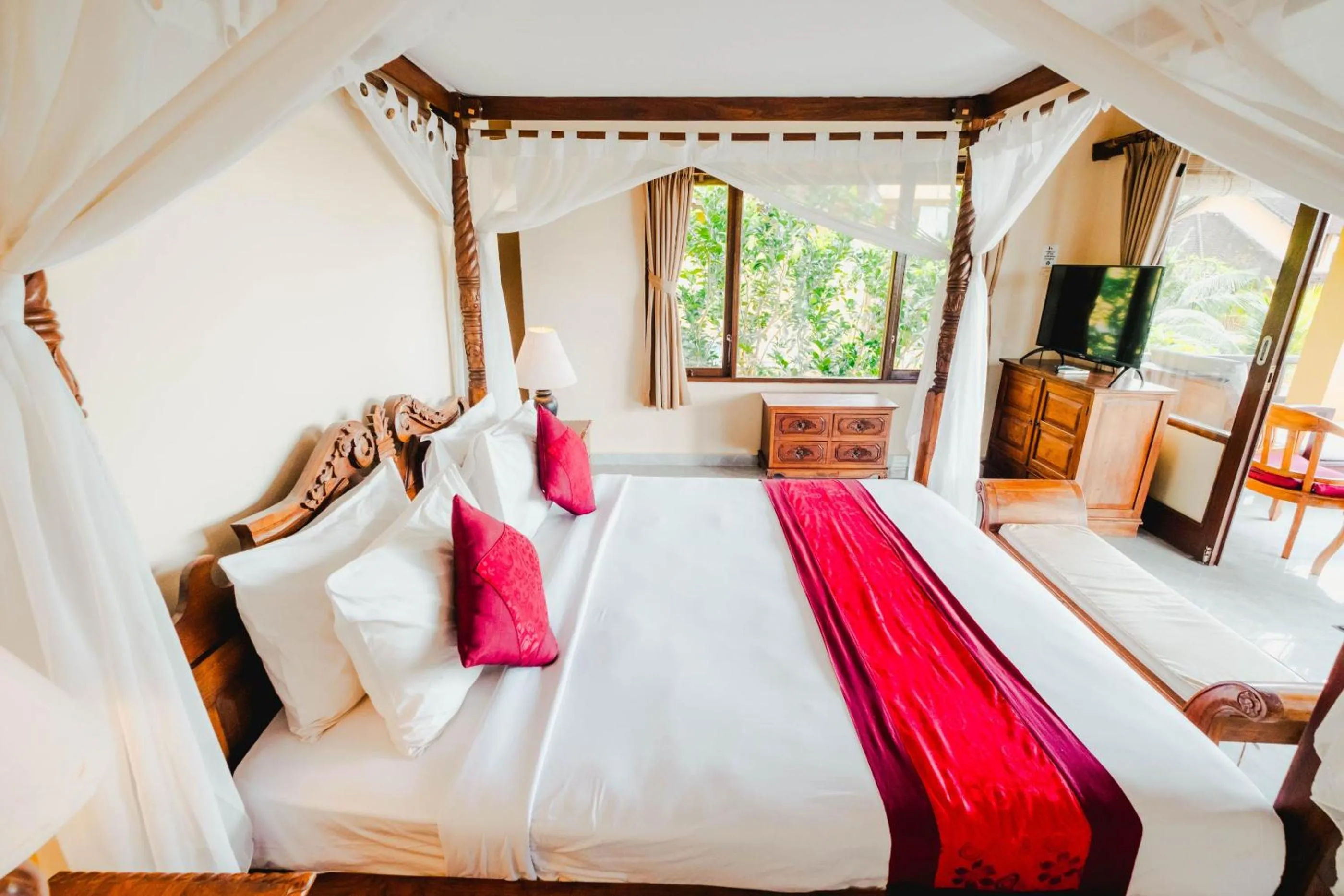 Bed in Sri Aksata Ubud Resort