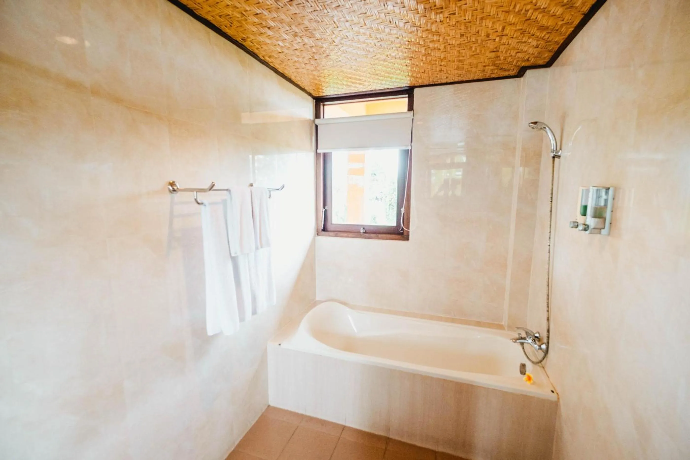 Shower in Sri Aksata Ubud Resort