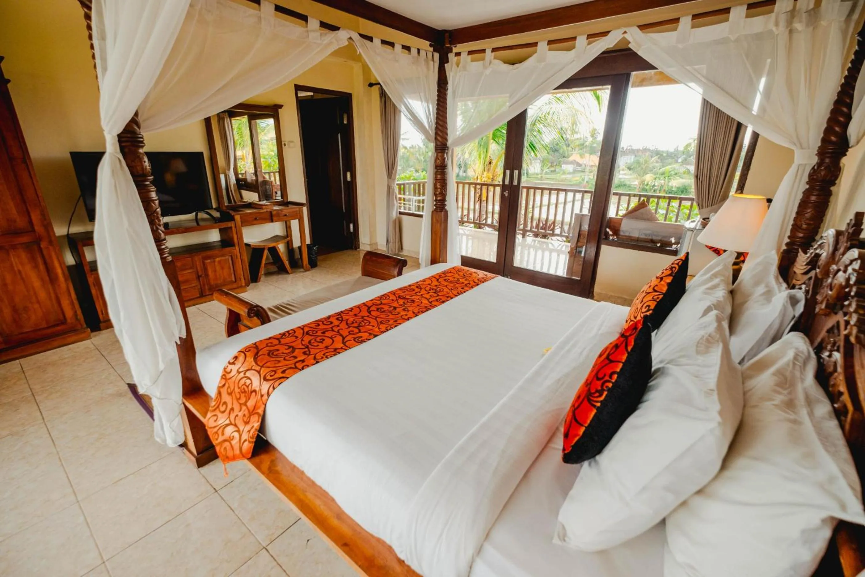 Bed in Sri Aksata Ubud Resort